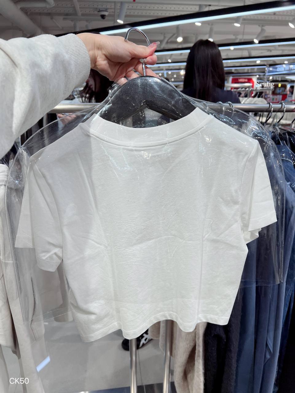 f01b35d4-08e4-4d3f-8c30-7729aa3c6de6