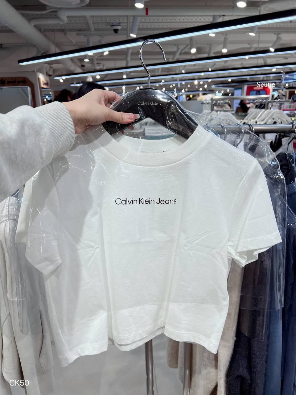 2c850c8f-379f-4746-bba5-a5ef988e1b59