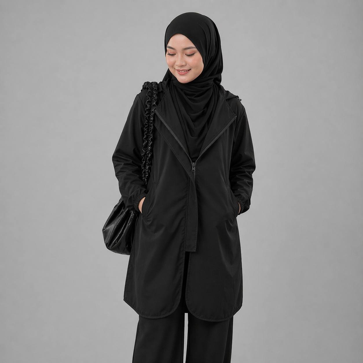 ELYRA BLACK