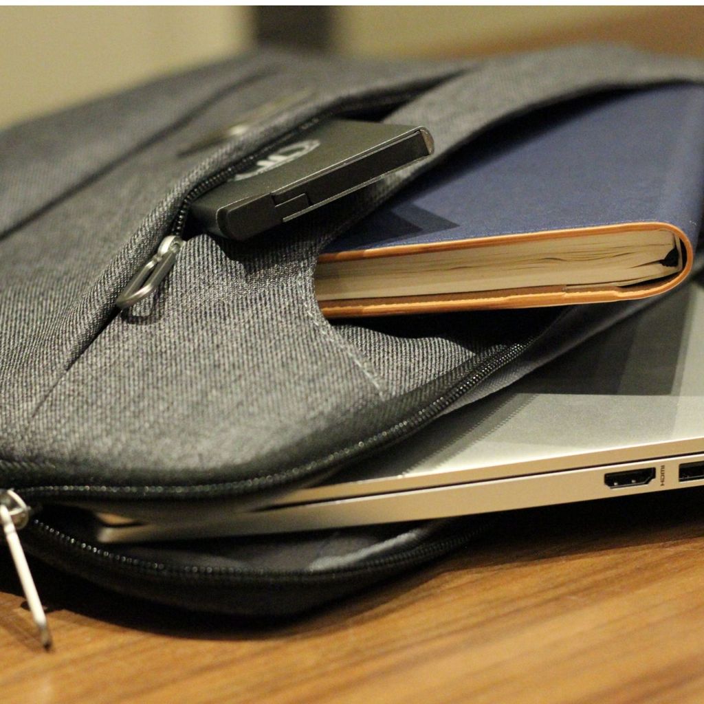 petronas-twin-towers-specter-document-laptop-bag-3