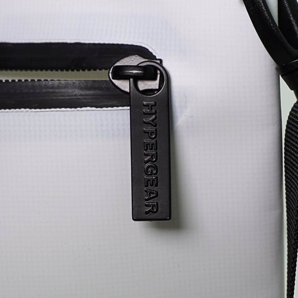 Hypergear Sling Pouch Flex (9)