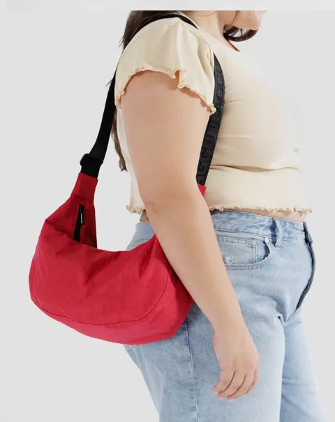 medium-nylon-crescent-bag-candy-apple3
