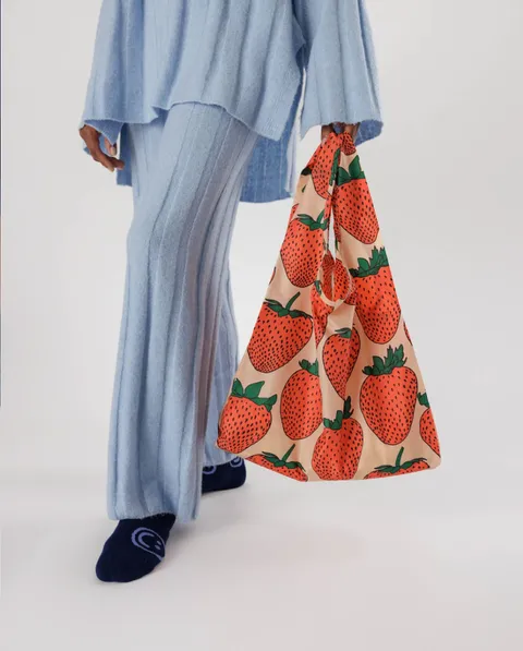 standard-baggu-strawberry1