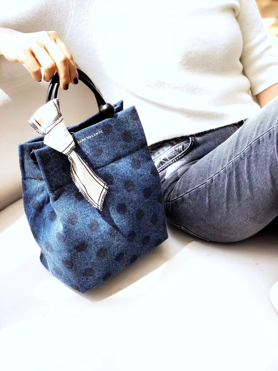 mmexport1727290343472