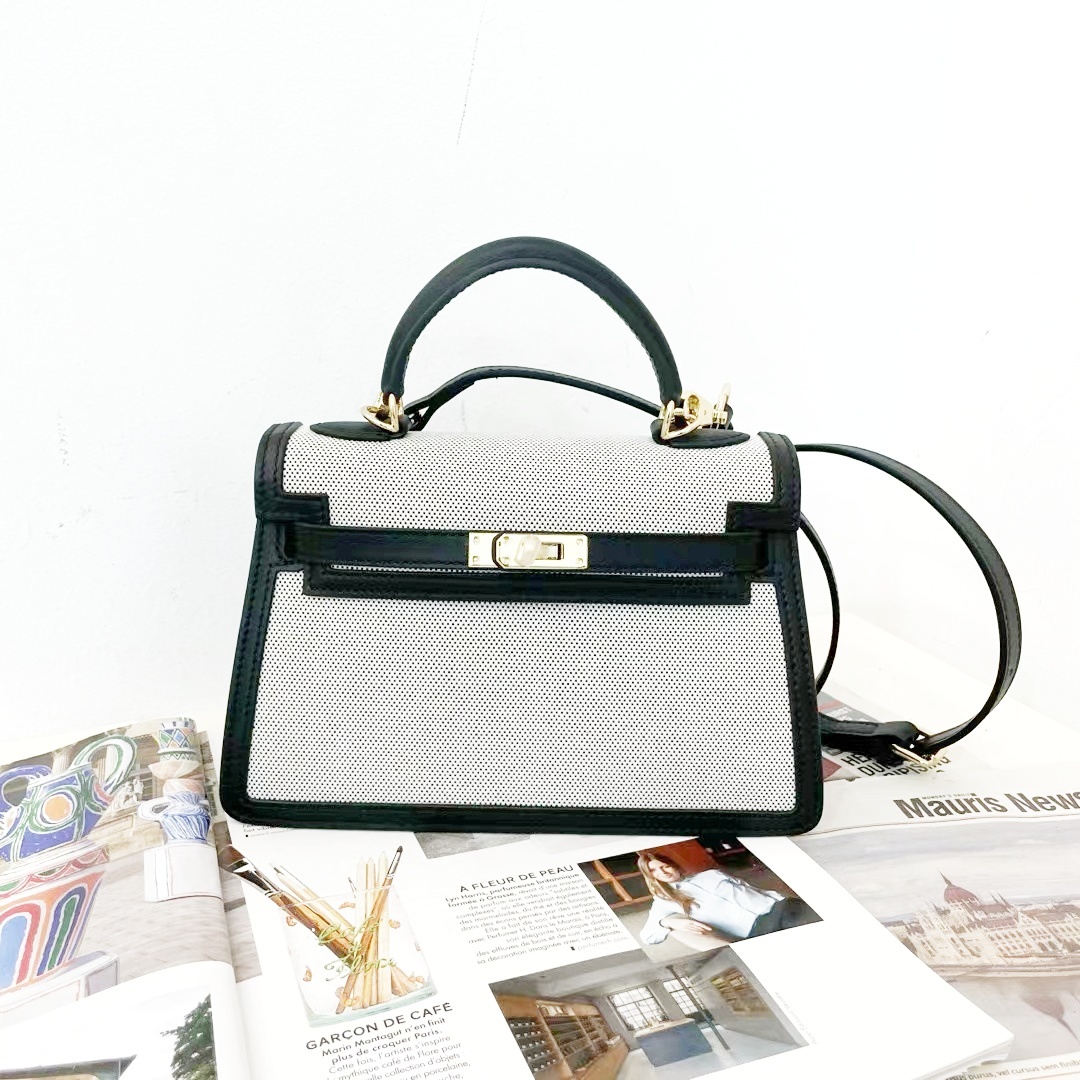 mmexport1728281388457