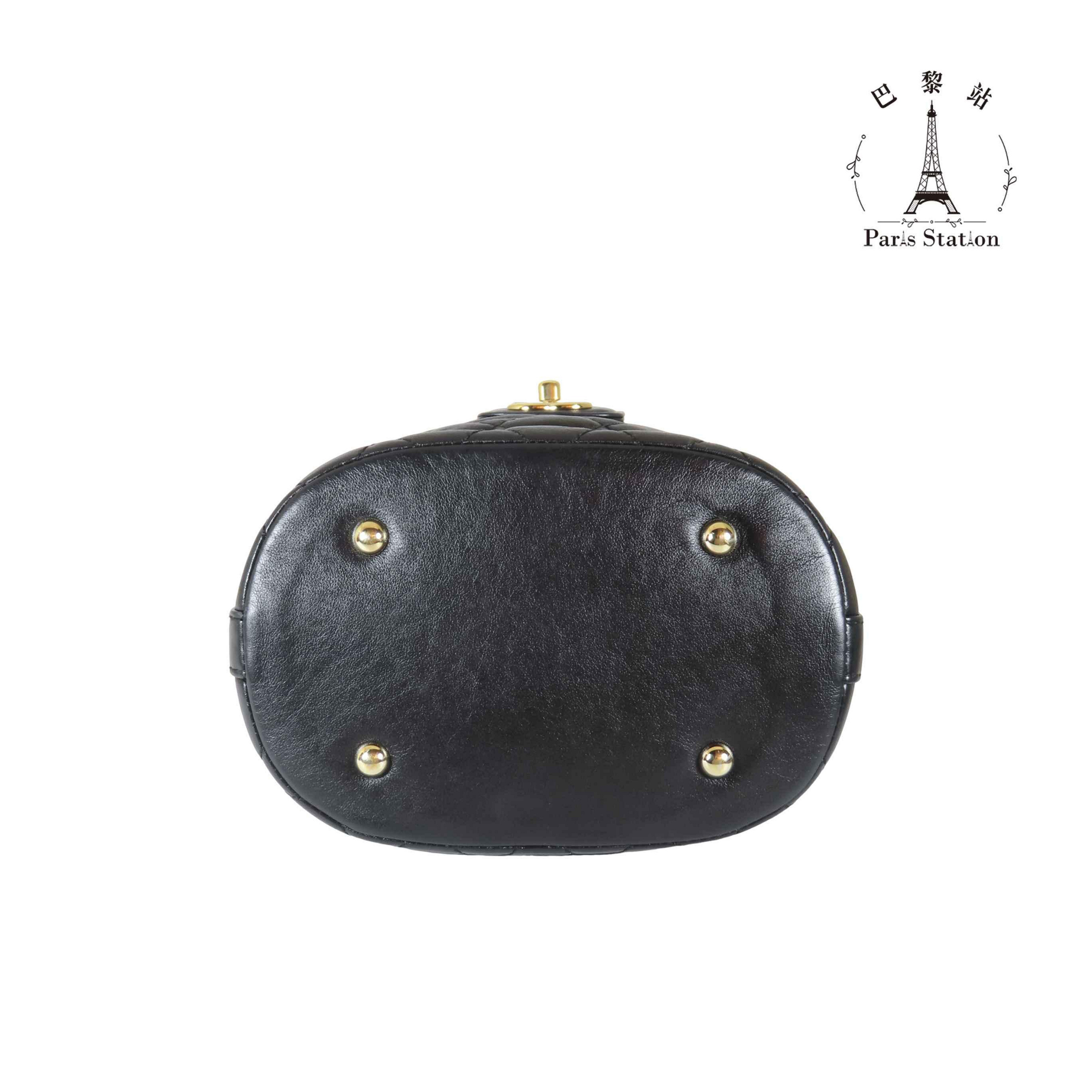 c15bd276-61cf-440d-b6ea-41d85e56f247