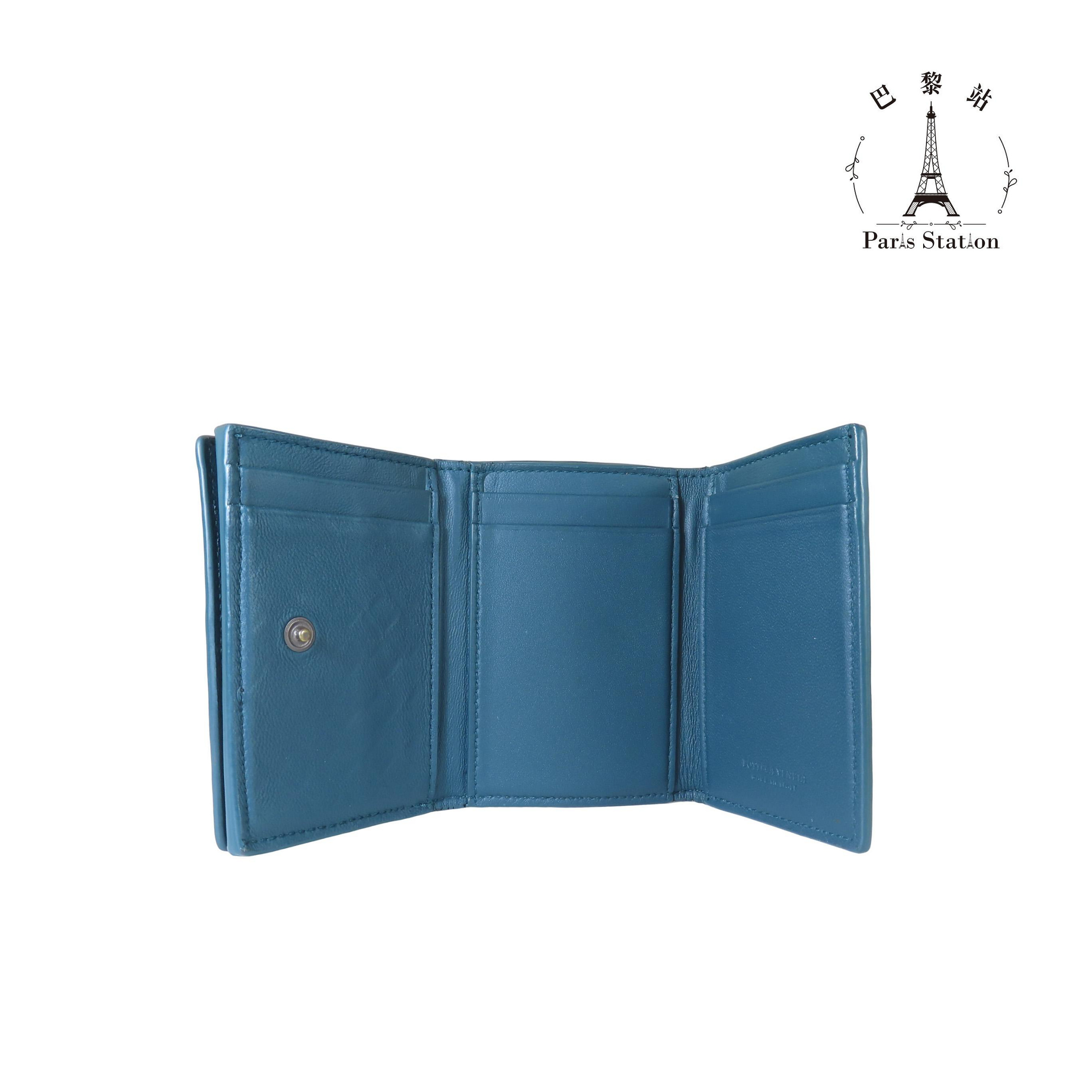 2b43042f-4eb4-4bc3-9ddb-26847f197215