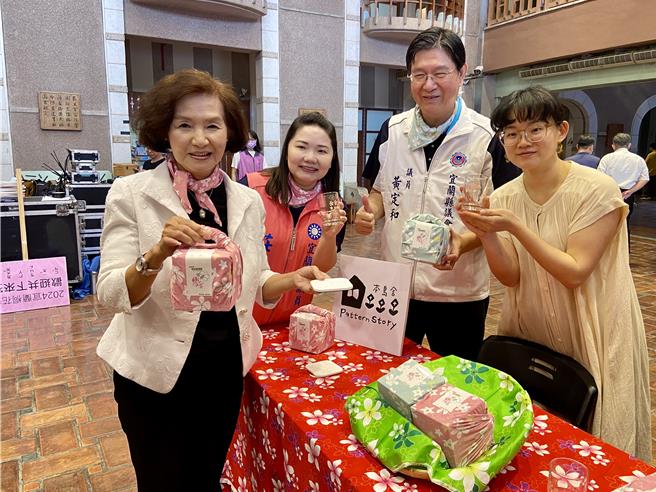 客家桐花季縣長合照