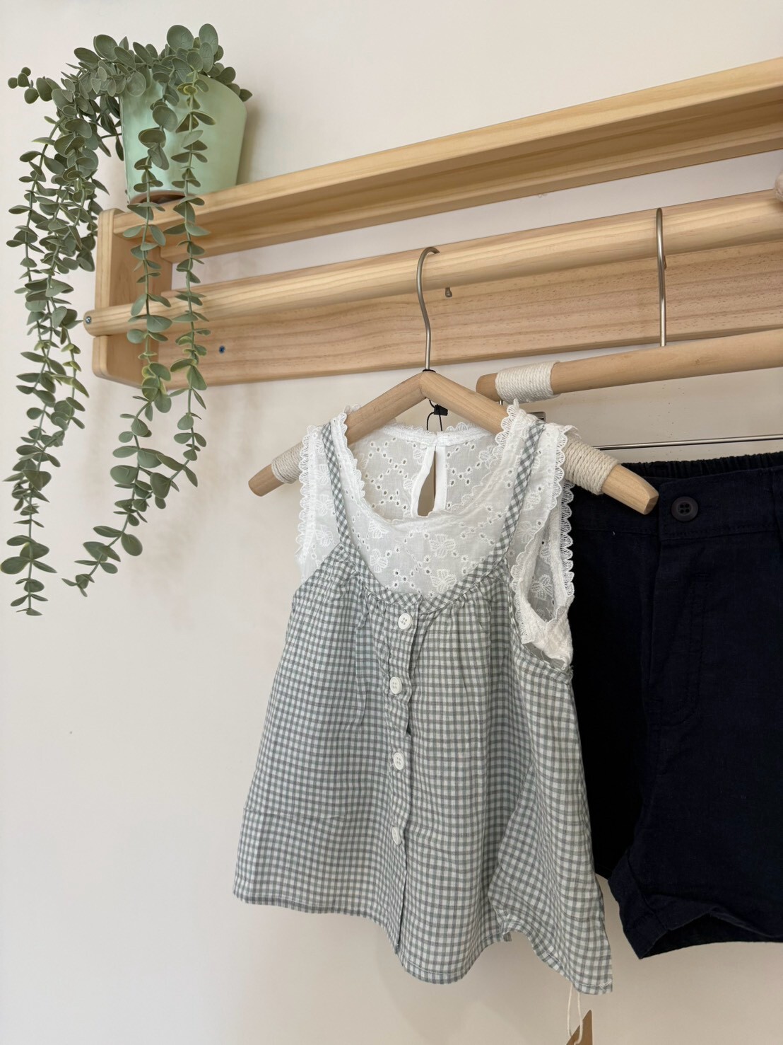 LINE_ALBUM_202686_260806_16