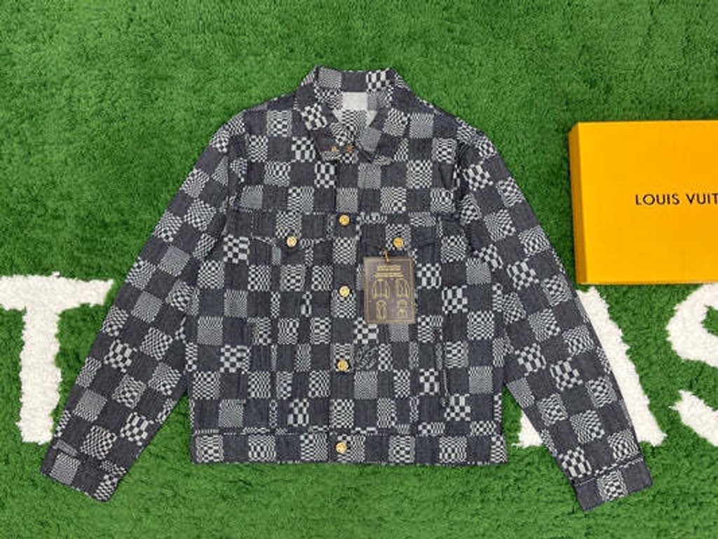 C74D3F82-FE80-4A1A-9FD8-DA7C53F98424