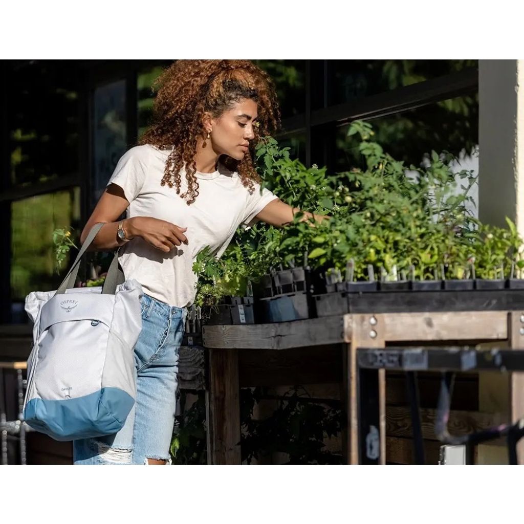 tw-11134207-7rash-m3uc1rqd7cwq0e