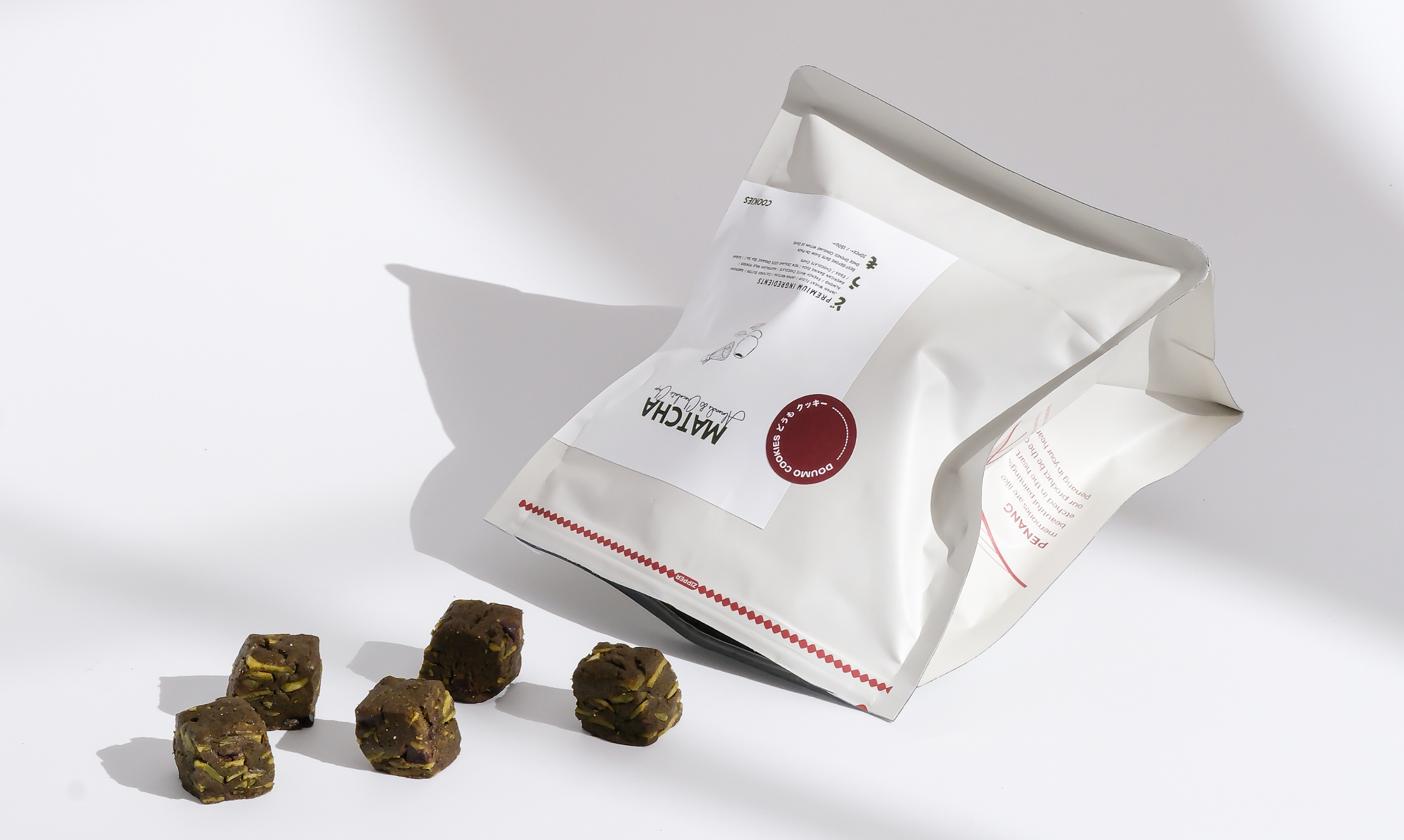 Doumo Matcha with Almond Cookies