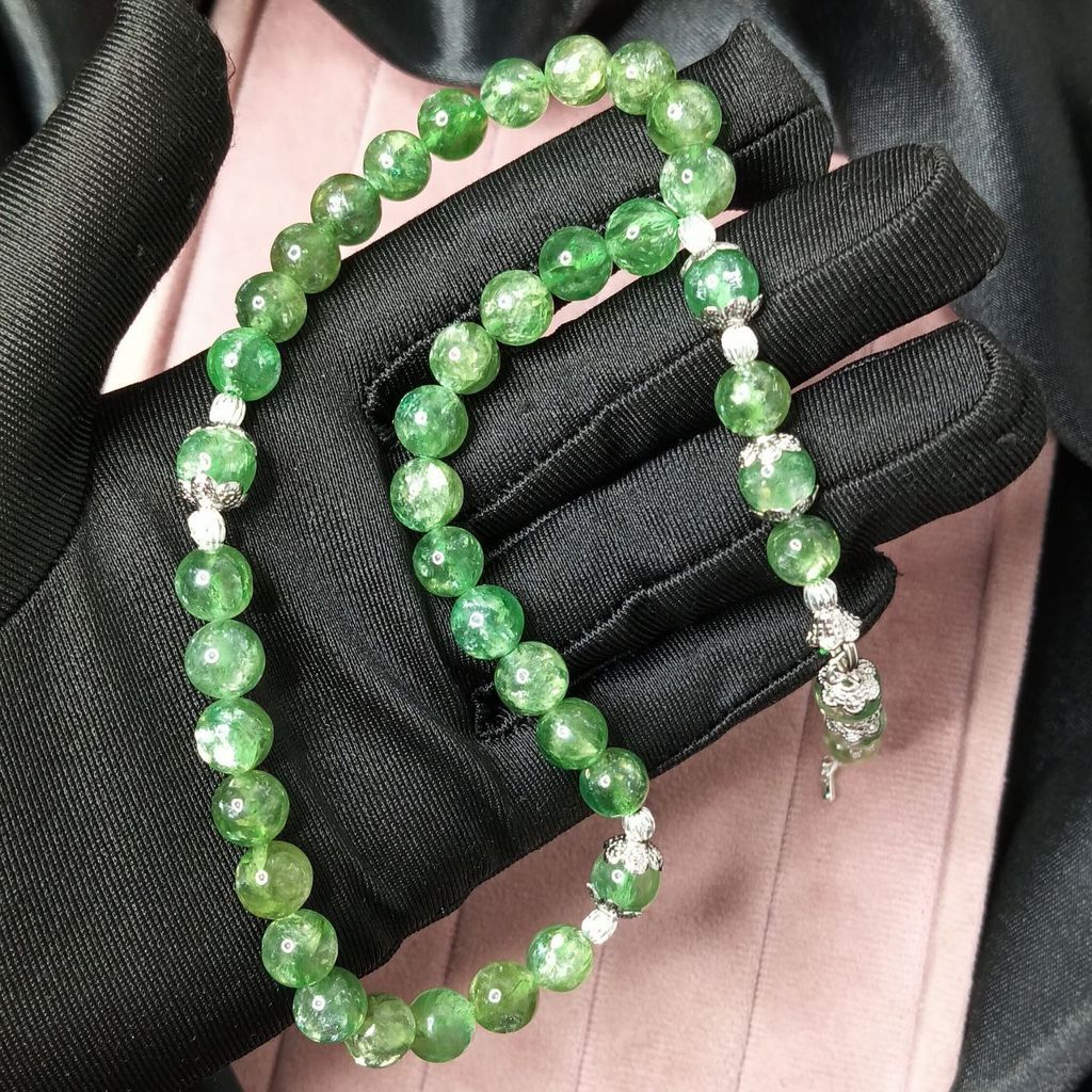 photo_6219837442270283849_y