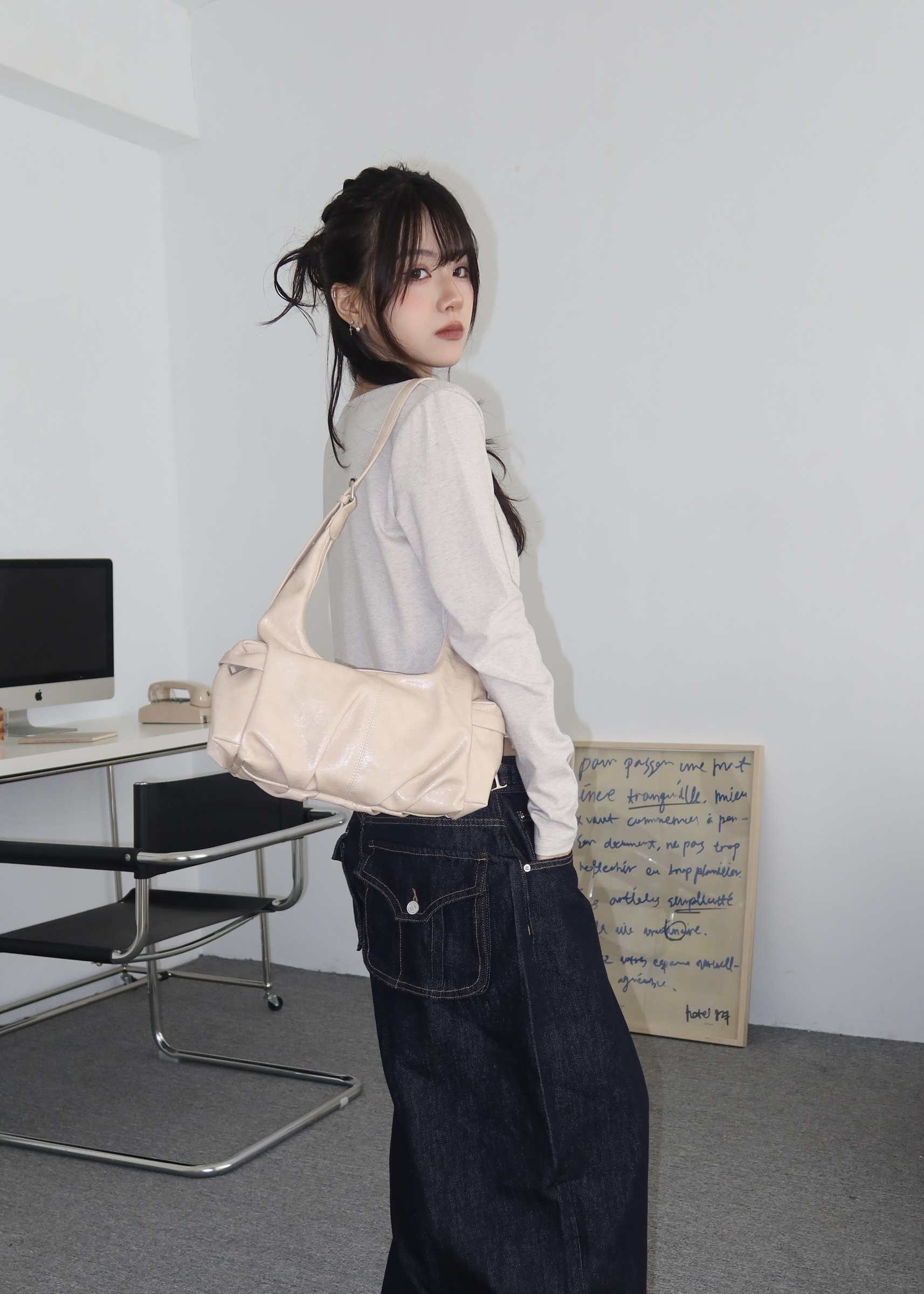 44ABE0E3-E7E4-4809-9F79-E603C37621E5_1_201_a