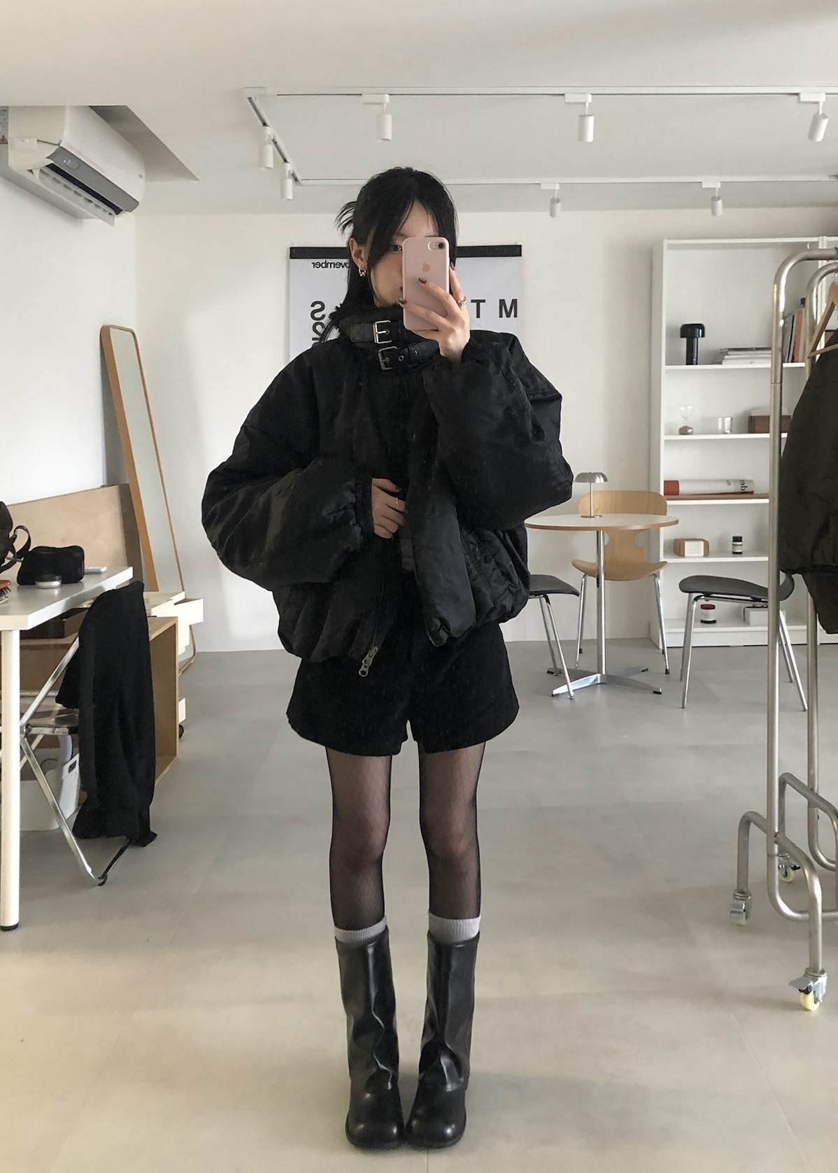 332DB487-FDBC-4656-9203-B7F7937A99E1_1_201_a