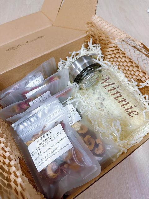 1. RM90 gift set