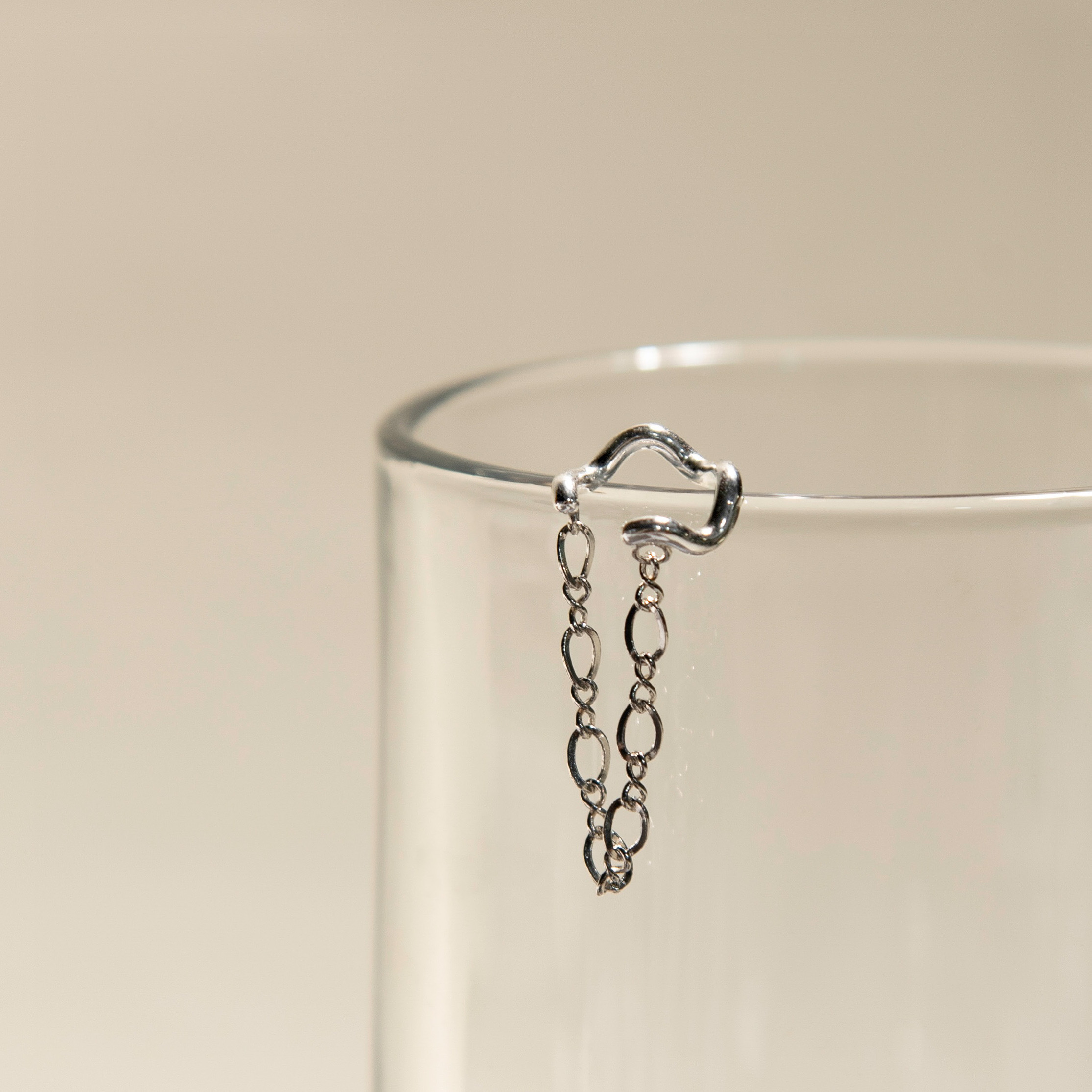 B81D3550-2574-4C73-ACD0-D40D583587DB