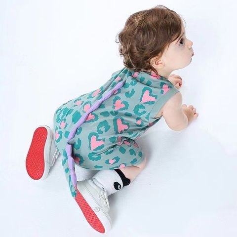 tw-11134207-820le-ml8ulm7x5urs73