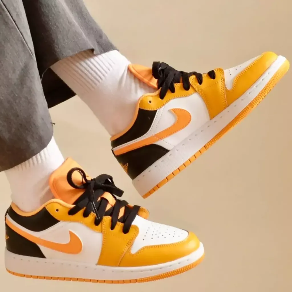 air-jordan-1-low-taxi-blizz-sneakers-327188_1200x