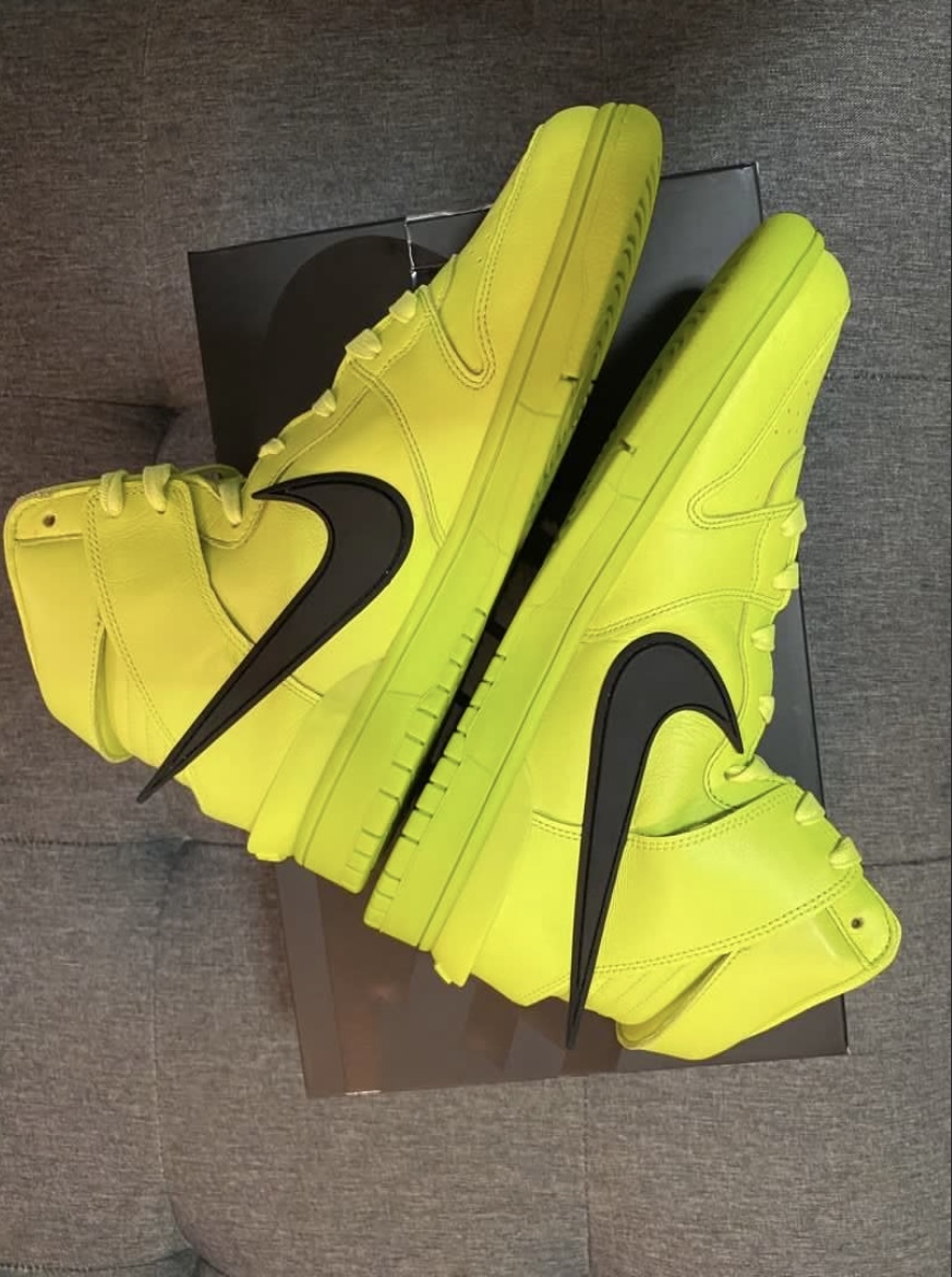 ambush dunks on feet