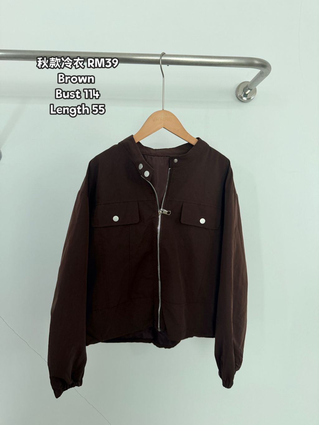 7B78405D-DB5C-49B7-9A49-BA0598EA9513