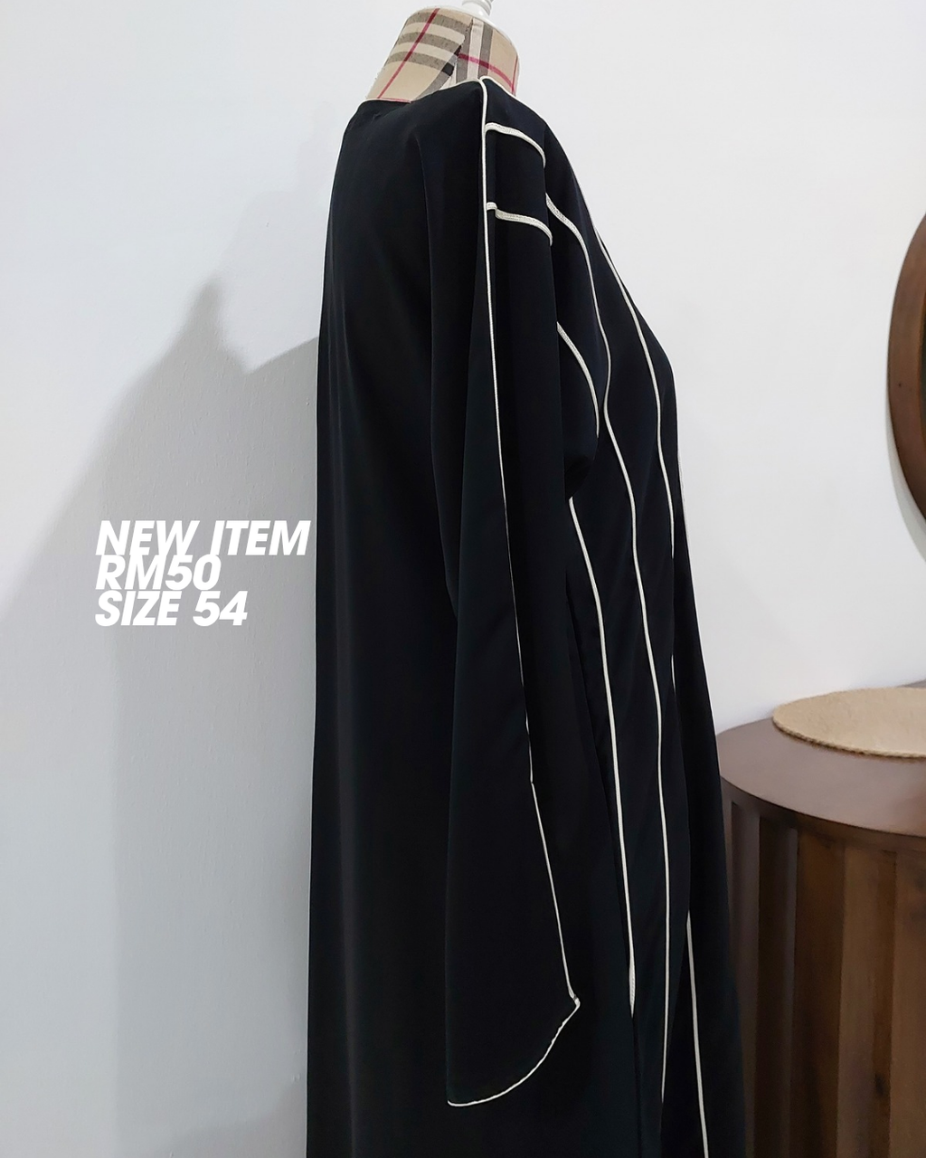 Black and White Minimalist Interior Sale Instagram Post_20251124_070705_0000