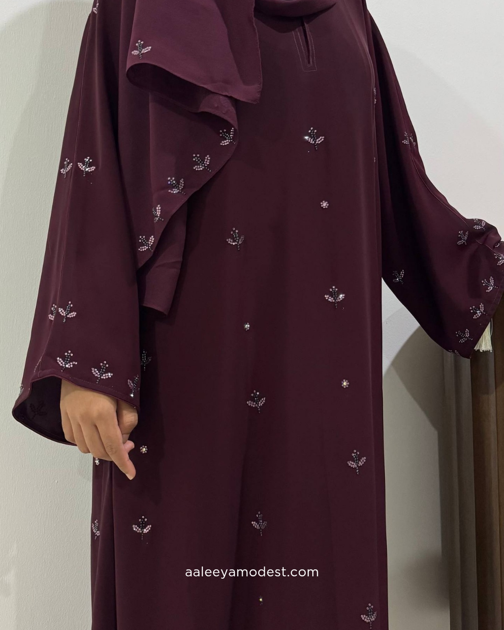 Black and White Minimalist Interior Sale Instagram Post_20251210_202351_0000