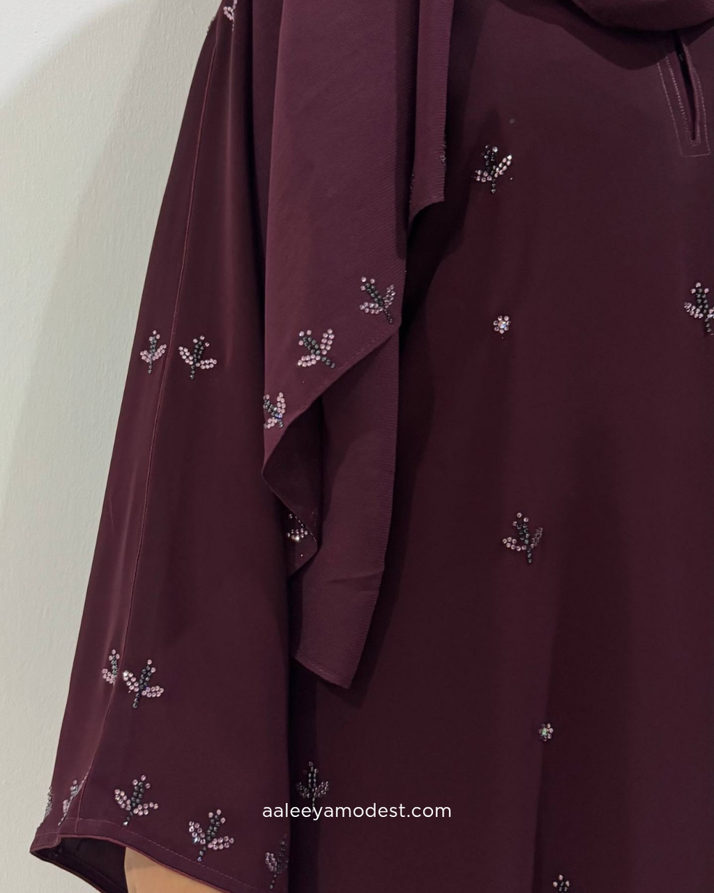 Black and White Minimalist Interior Sale Instagram Post_20251210_202428_0000