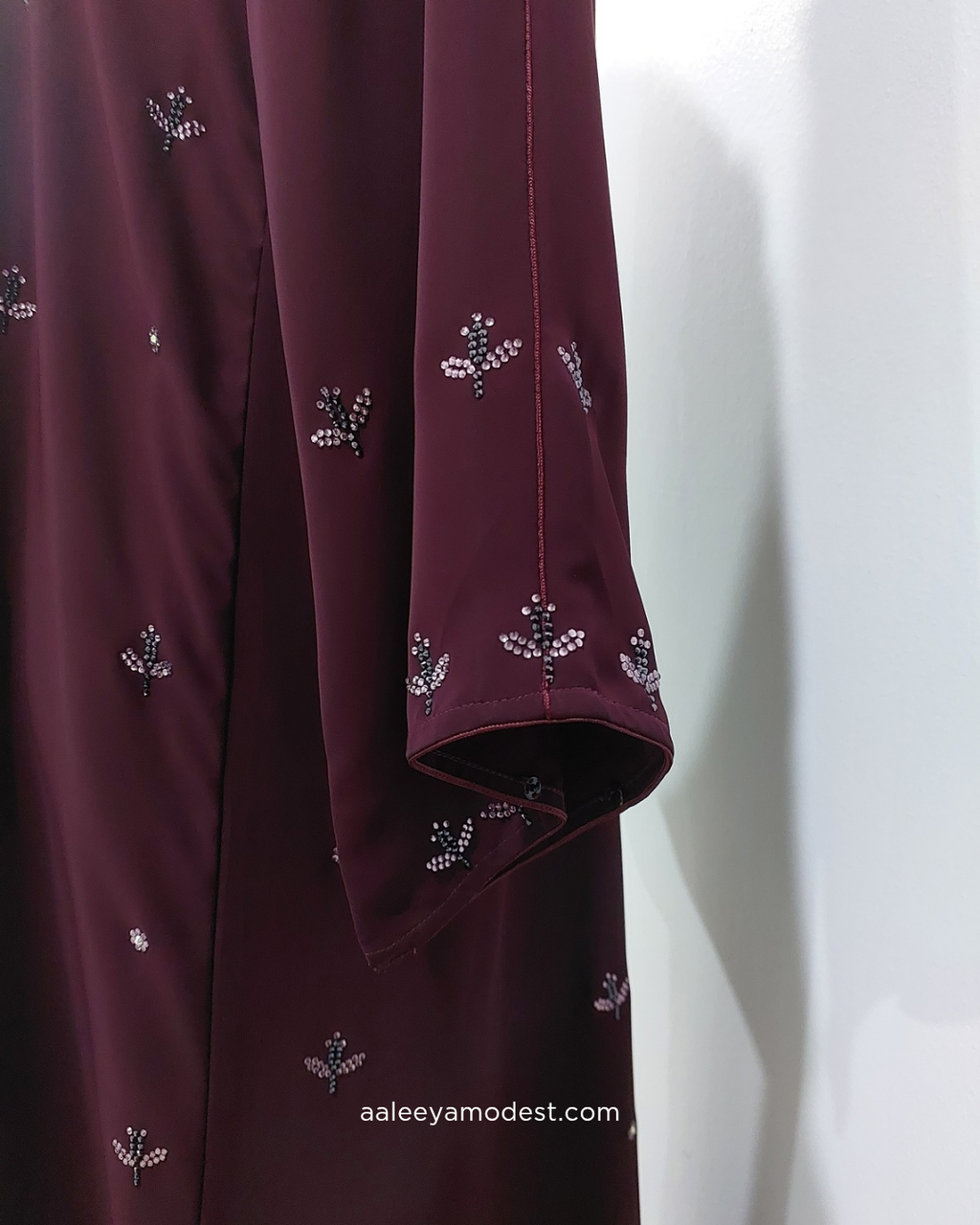 Black and White Minimalist Interior Sale Instagram Post_20251210_202555_0000