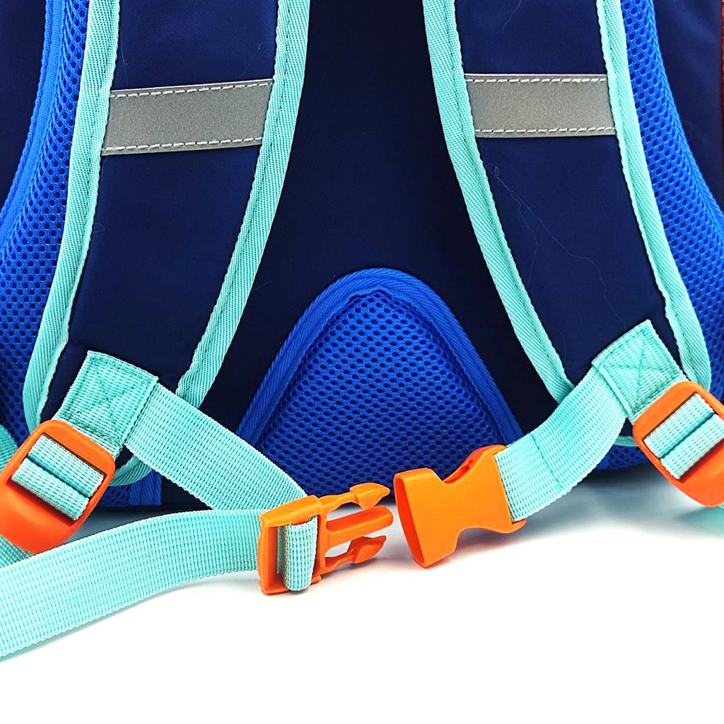 06 - dino - back pack - close up - d