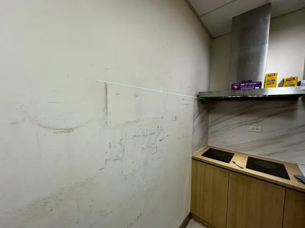 桃園新屋親子館托嬰中心廚房區施工前的牆面