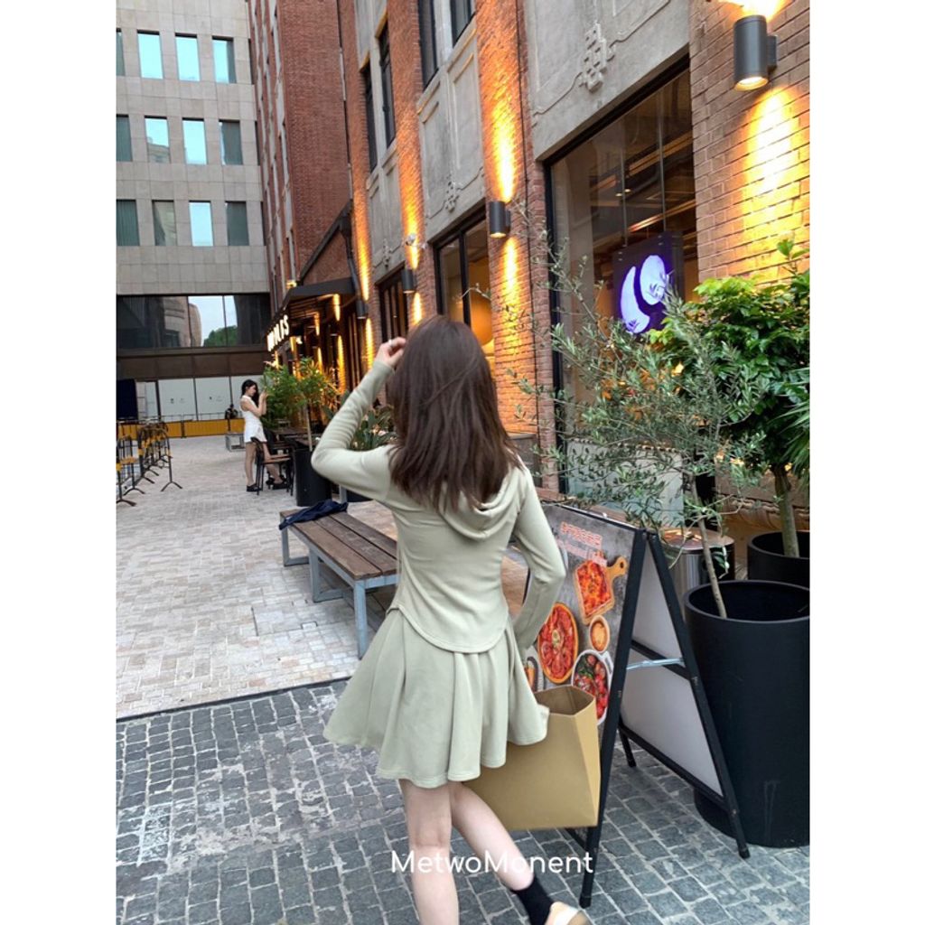 tw-11134207-7qul4-lkbx7yb4rhcm6b
