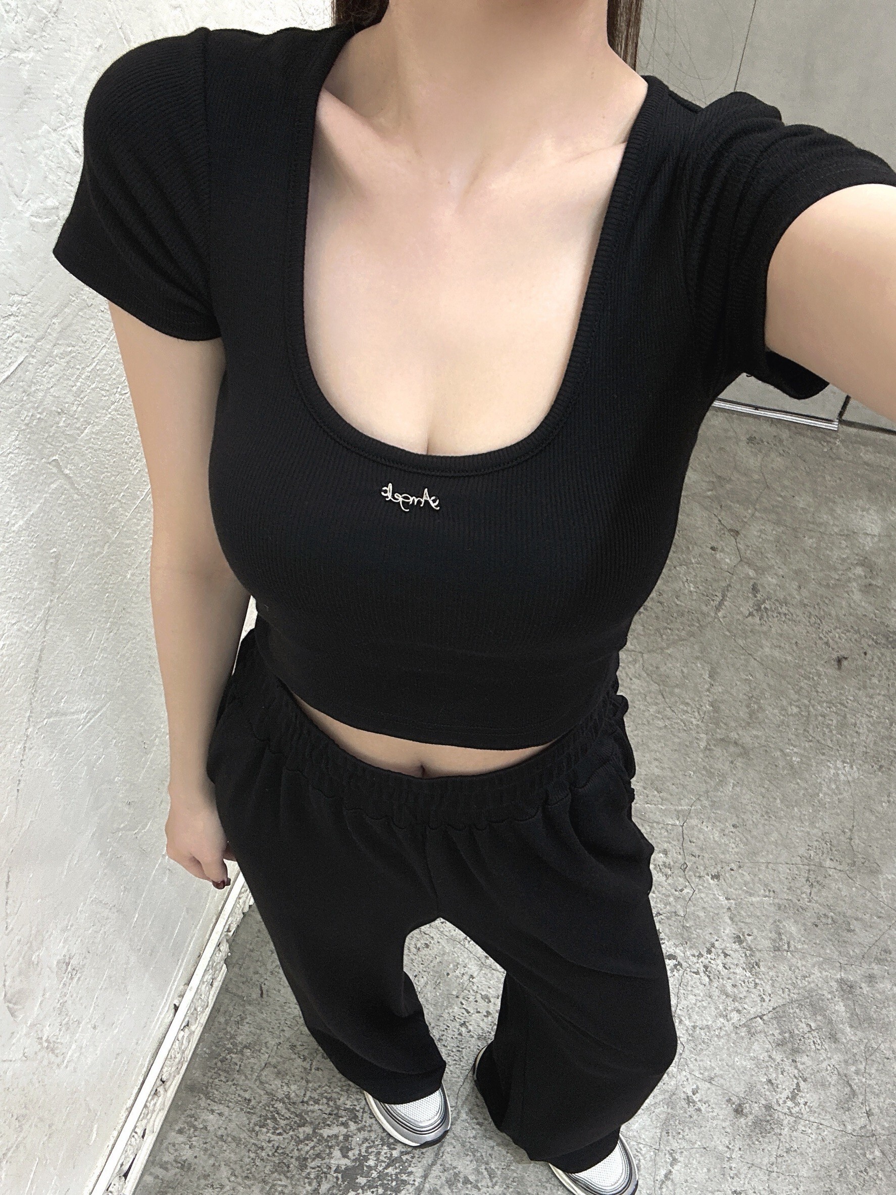 8AE4F2E9-29D9-48C2-BA8F-1F3DE83B521E