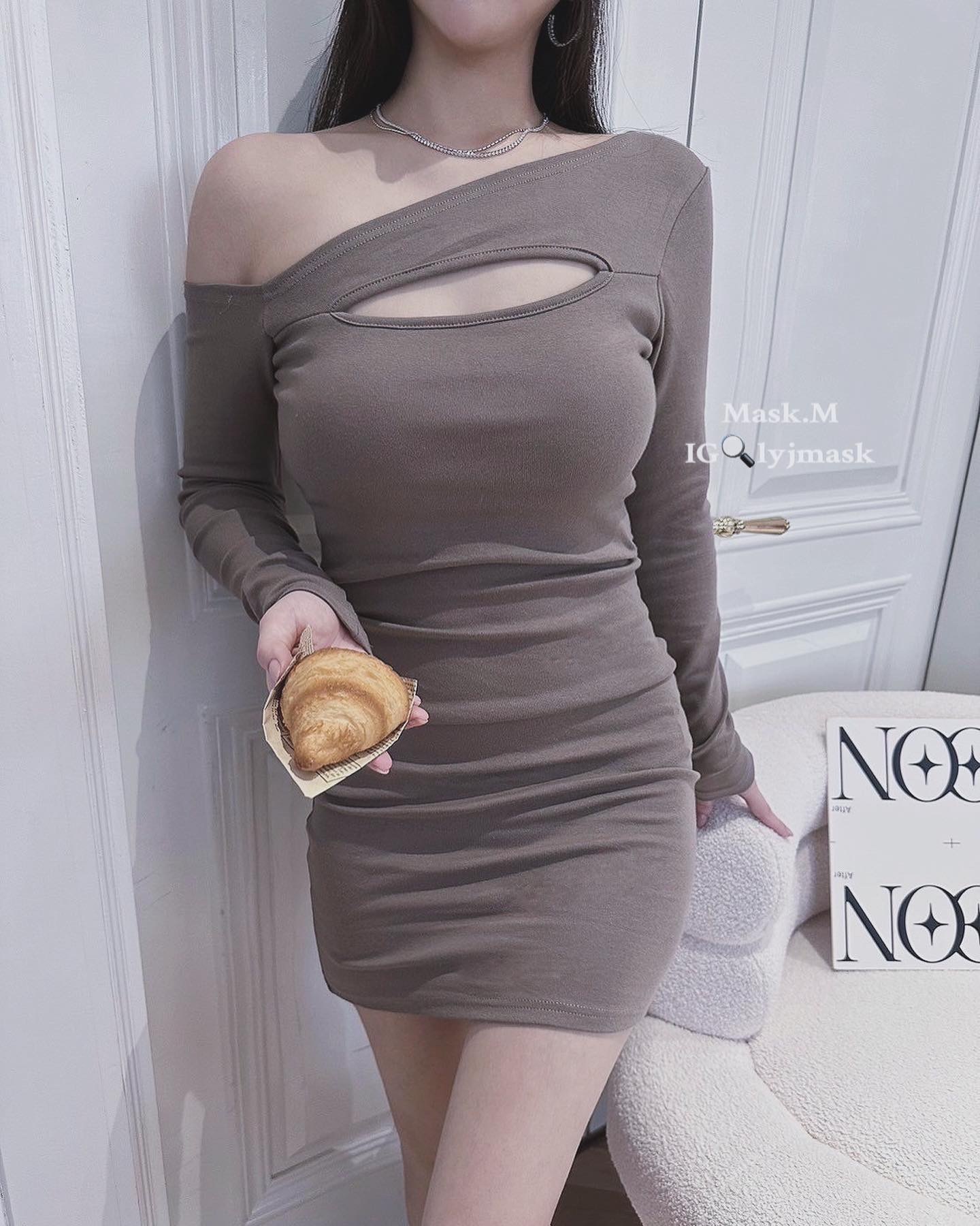 CF71B7AE-B373-406E-A4E1-BC6C2912E45B