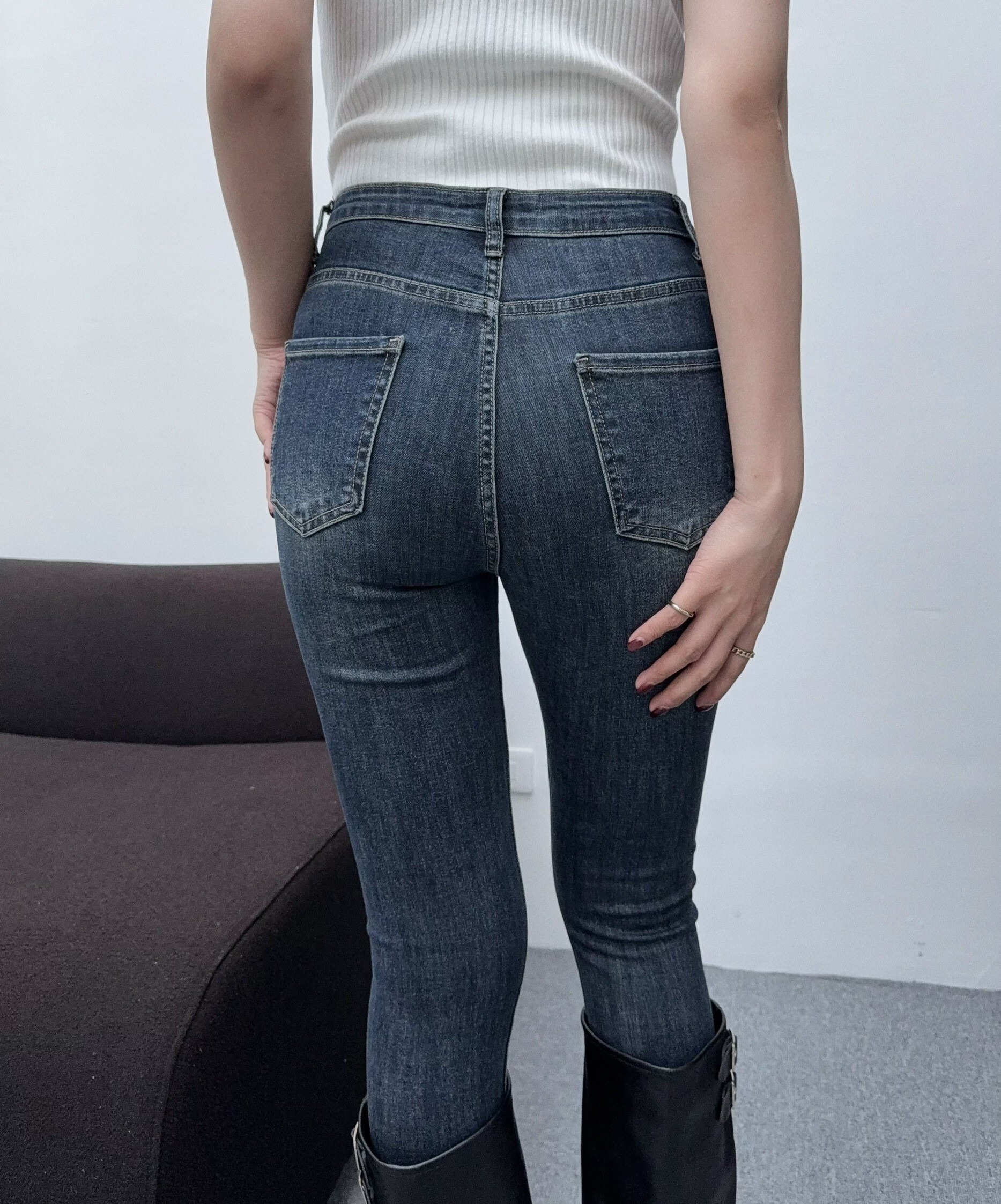 5D52E718-C5FC-4034-A9F3-647DC5281404