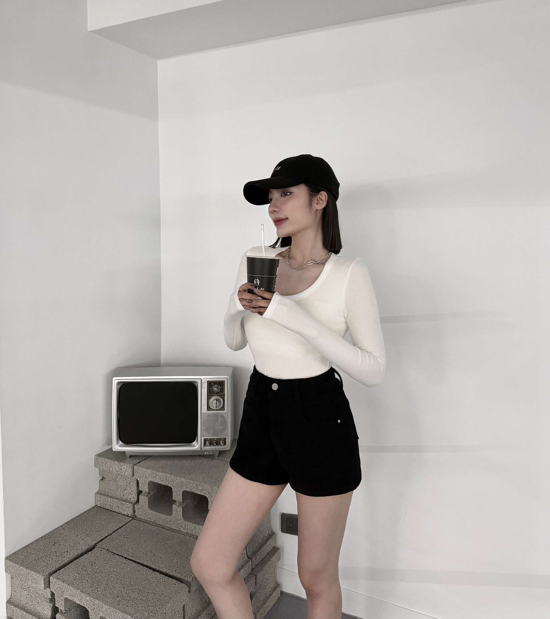 E5BAAEE1-9429-40F4-A2B0-6DF21C7BDBB0