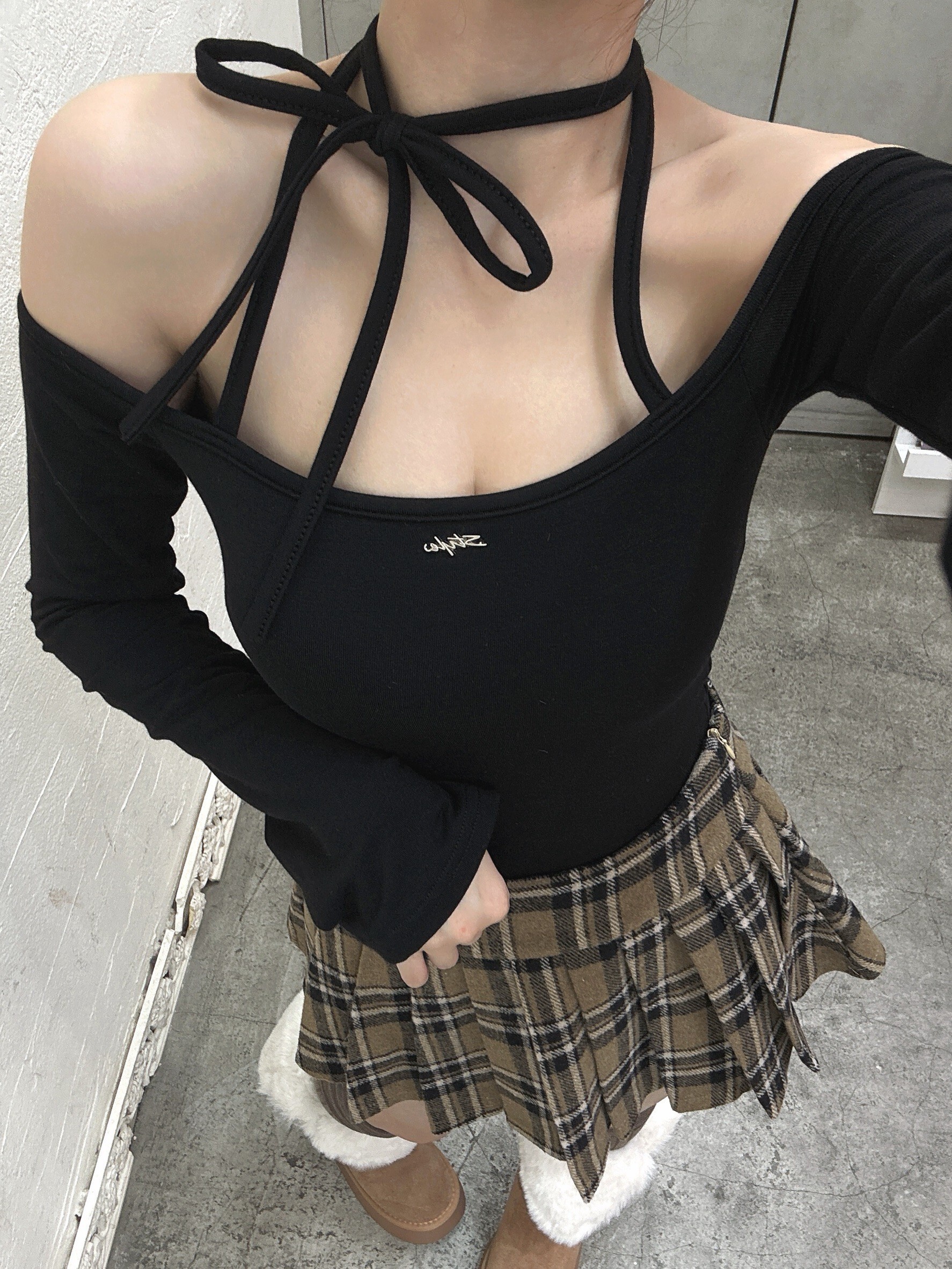 9123C8B6-A952-458E-B950-6B8D52CD2327