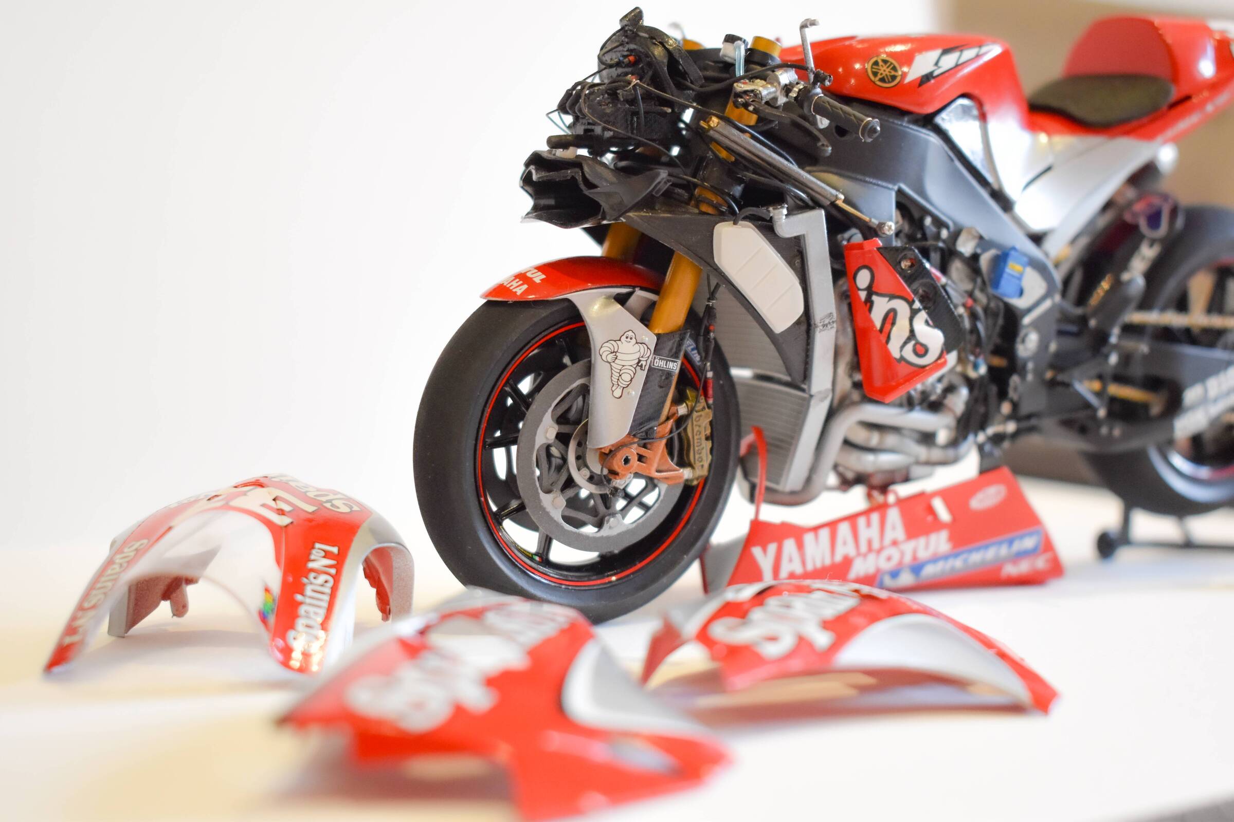 TAMIYA SCALE MODELS MOTORCYCLE #14100 - 1/12 YAMAHA YZR-M1 TAMIYA SCALE MODELS MOTORCYCLE #14100 - 1/12 YAMAHA YZR-M1