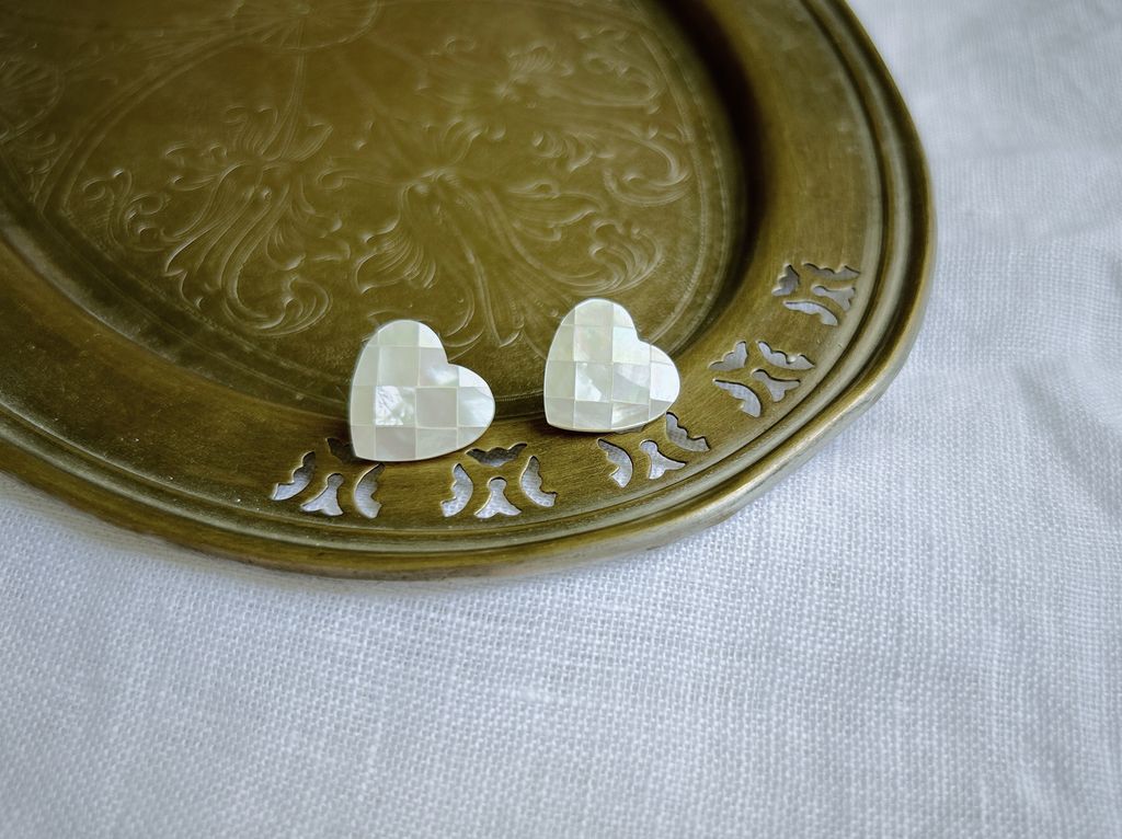 ED3C9819-4C94-4327-81B4-08473D4EAF26