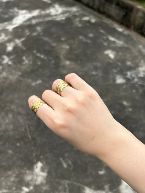 食指W02 Ring、無名指W01Ring