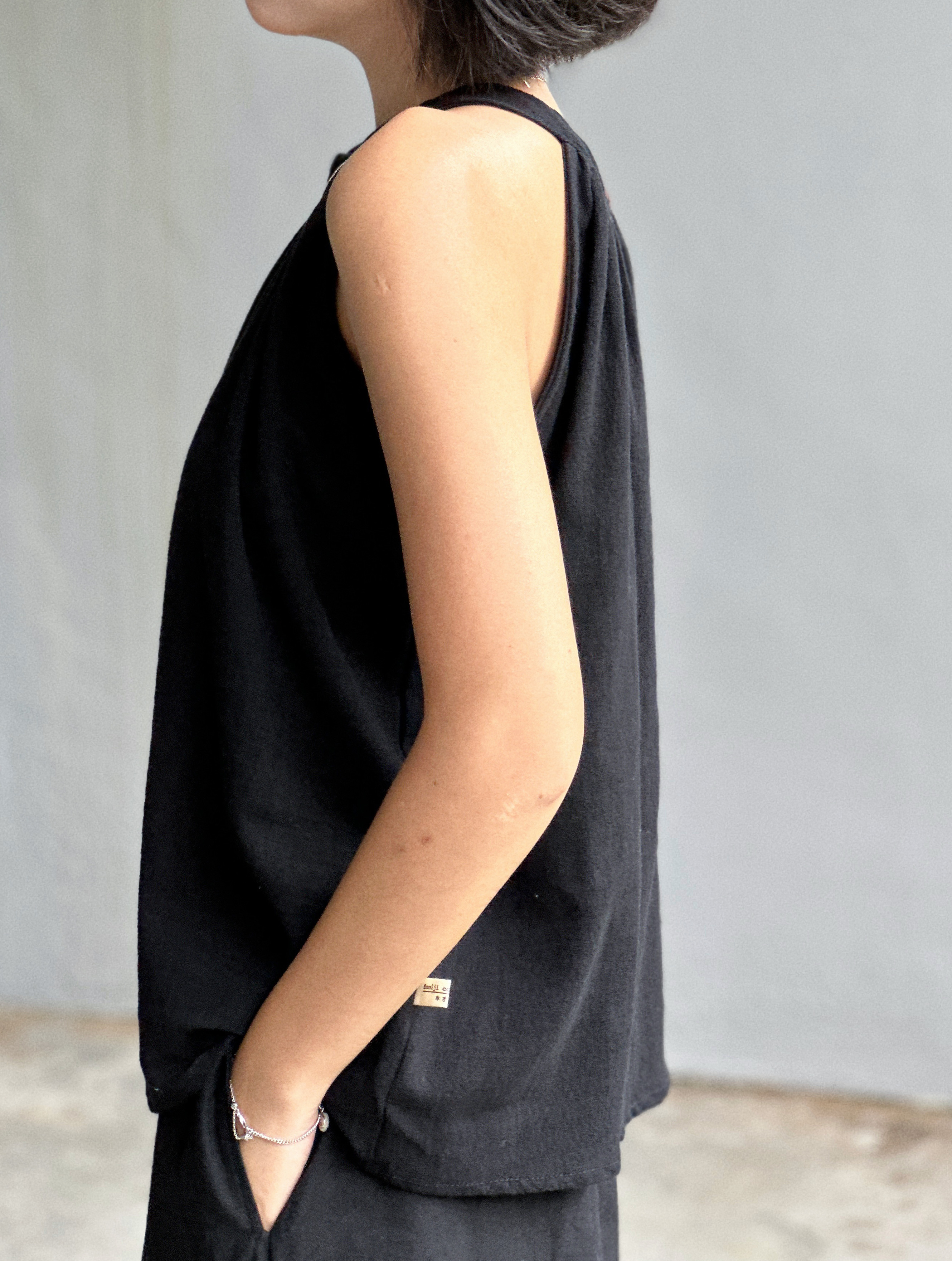 葵-website-halter-neck-black-9