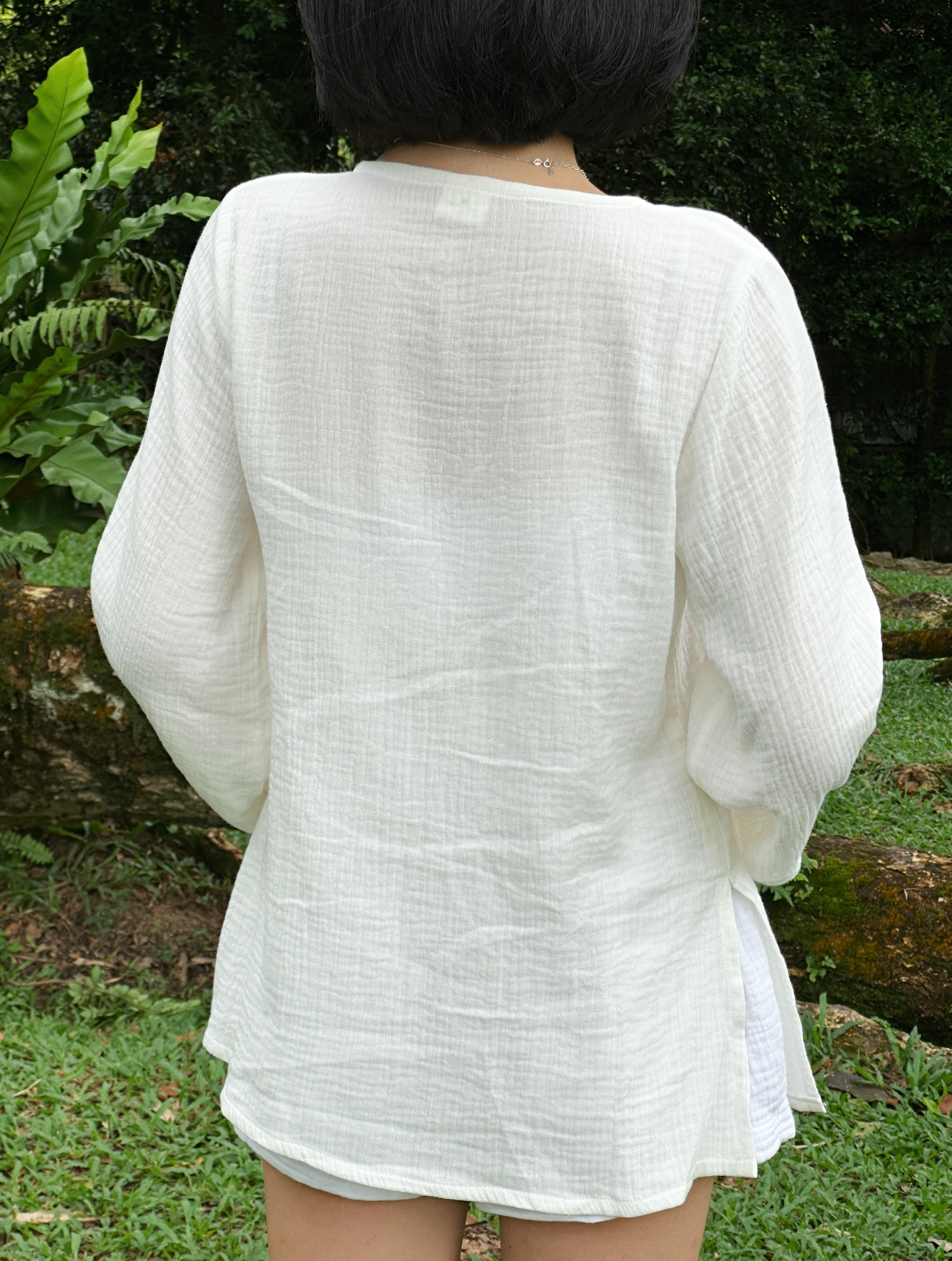 Himawari-website-cg-vneck-milkwhite-9