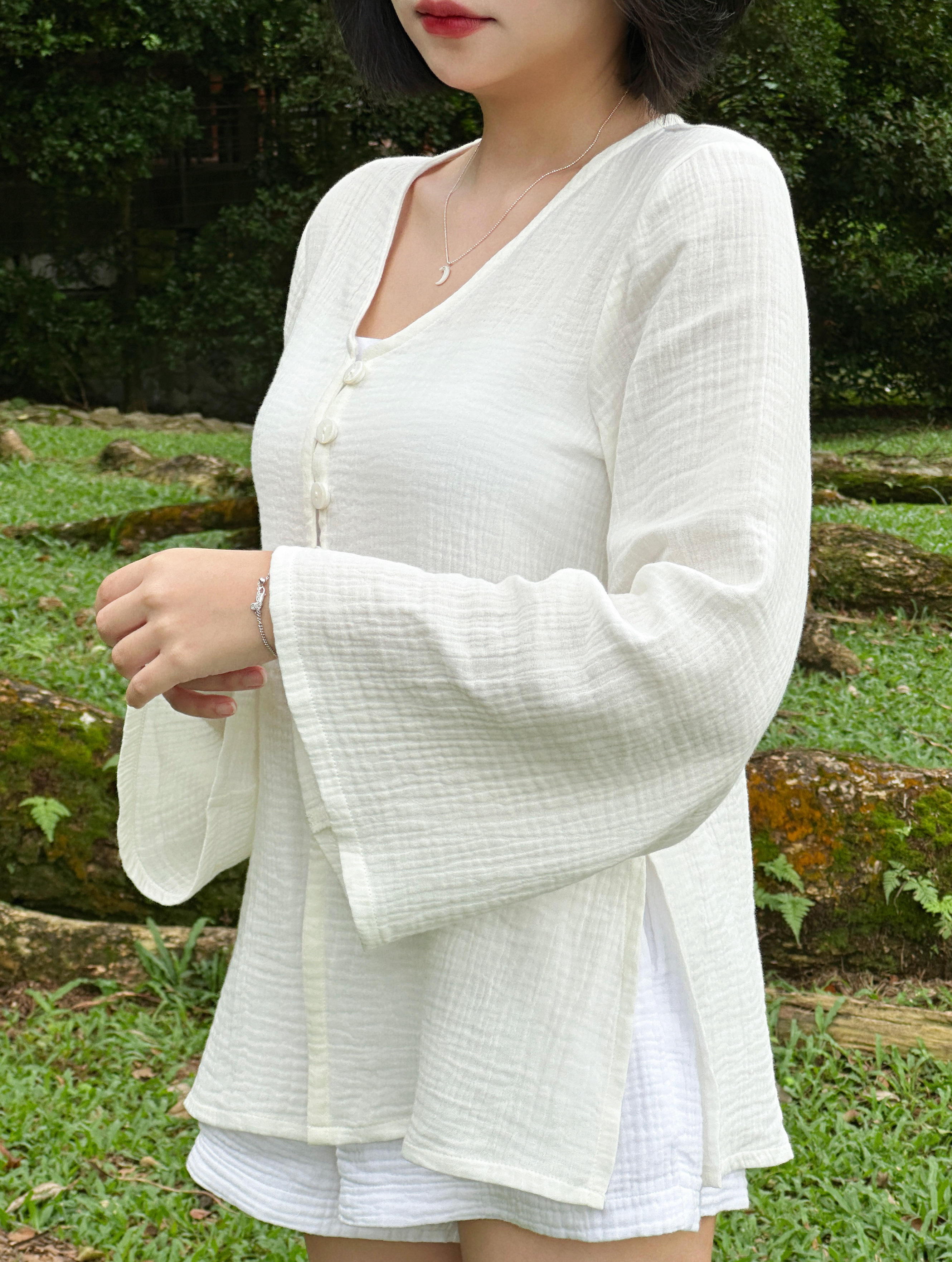 Himawari-website-cg-vneck-milkwhite-7