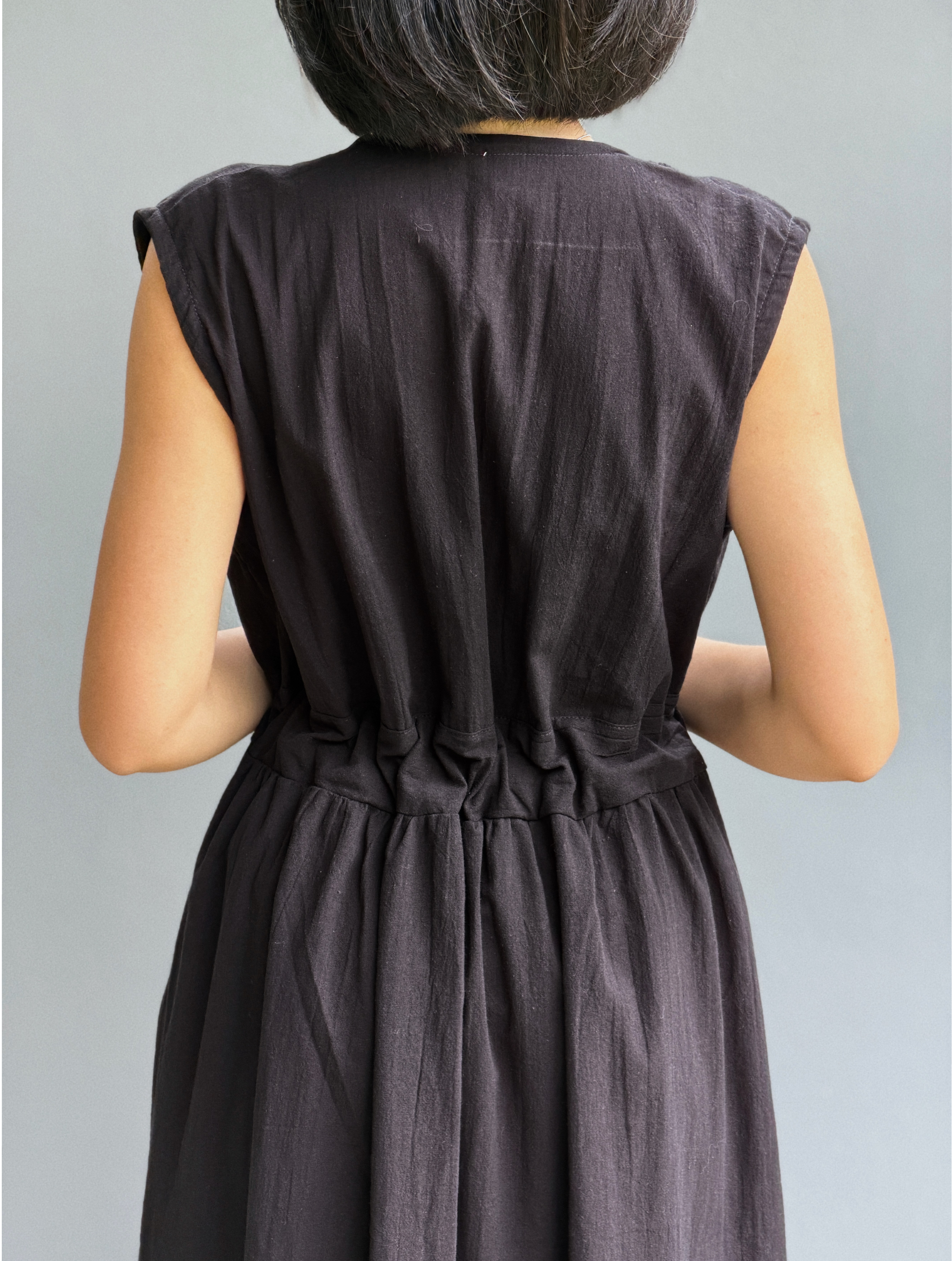 Himawari-website-v-neck-dress-black-8