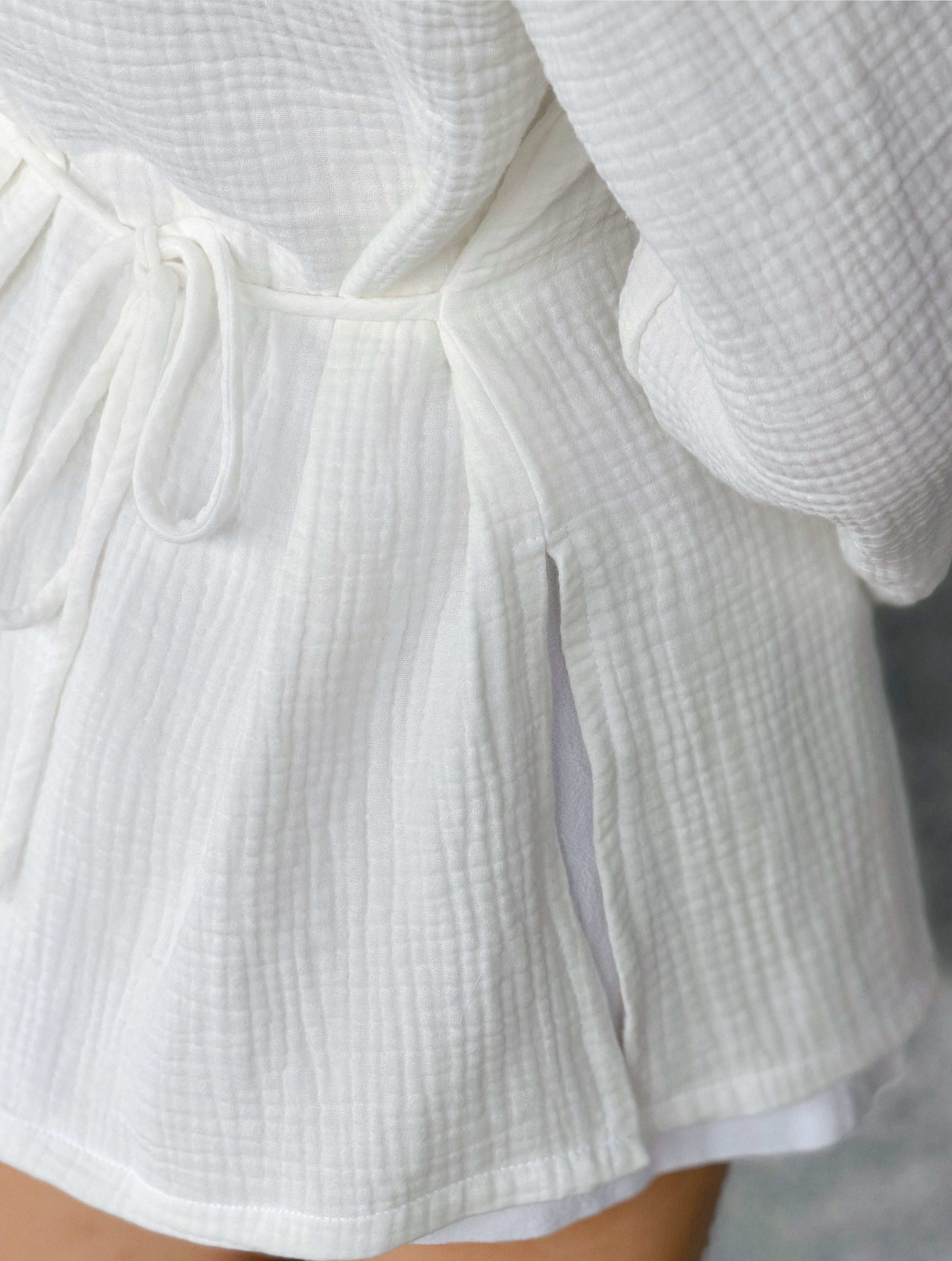 Himawari-website-vneck-bbwhite-7