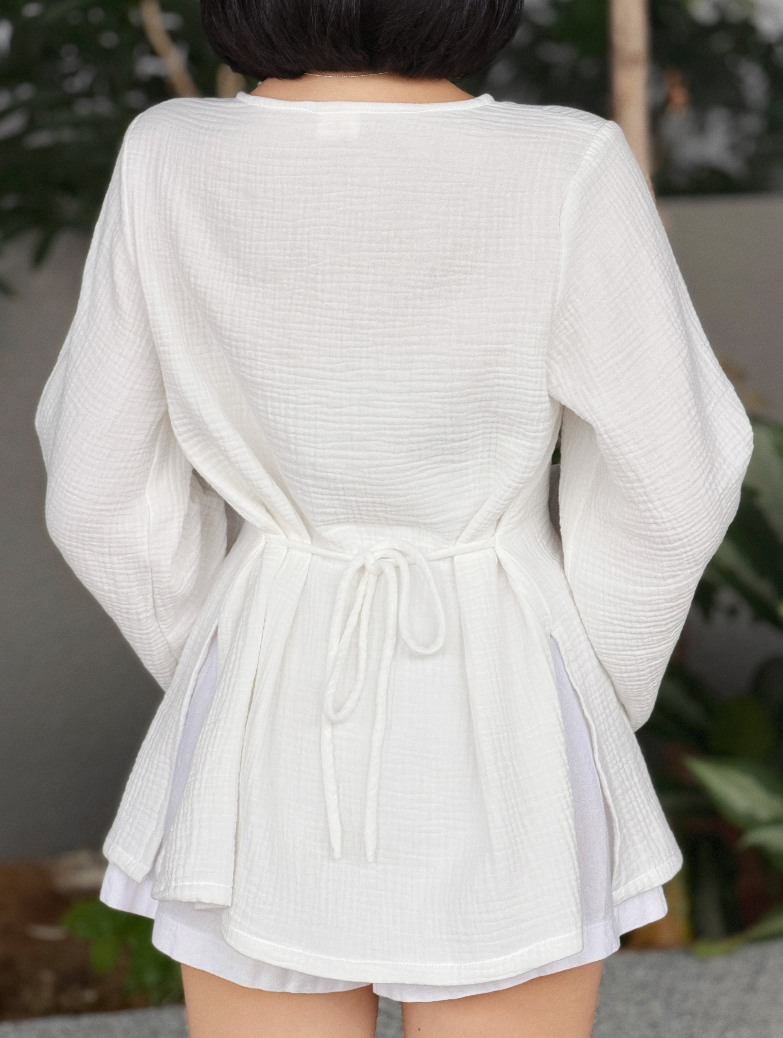 Himawari-website-vneck-bbwhite-6