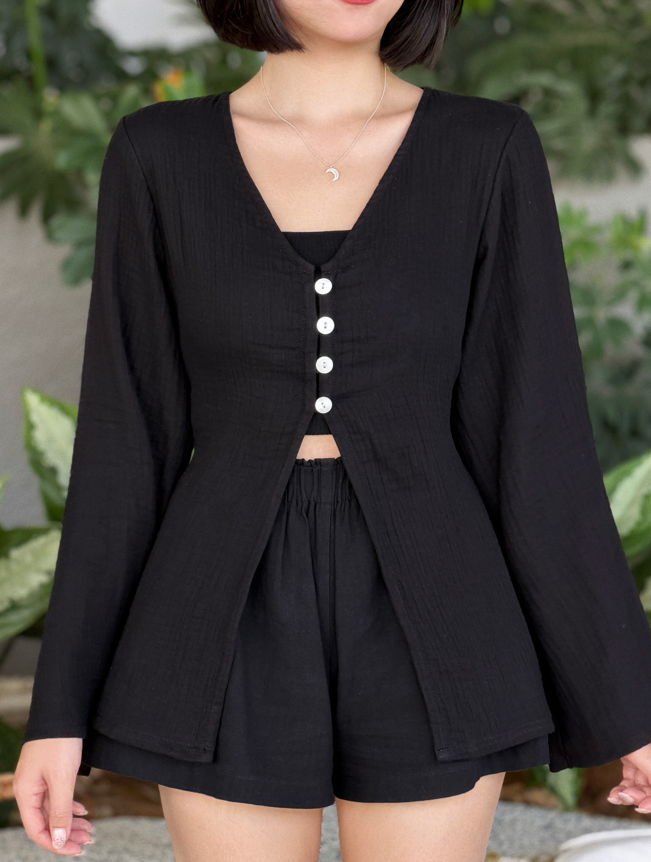 Himawari-website-button-vneck-black(2)-7