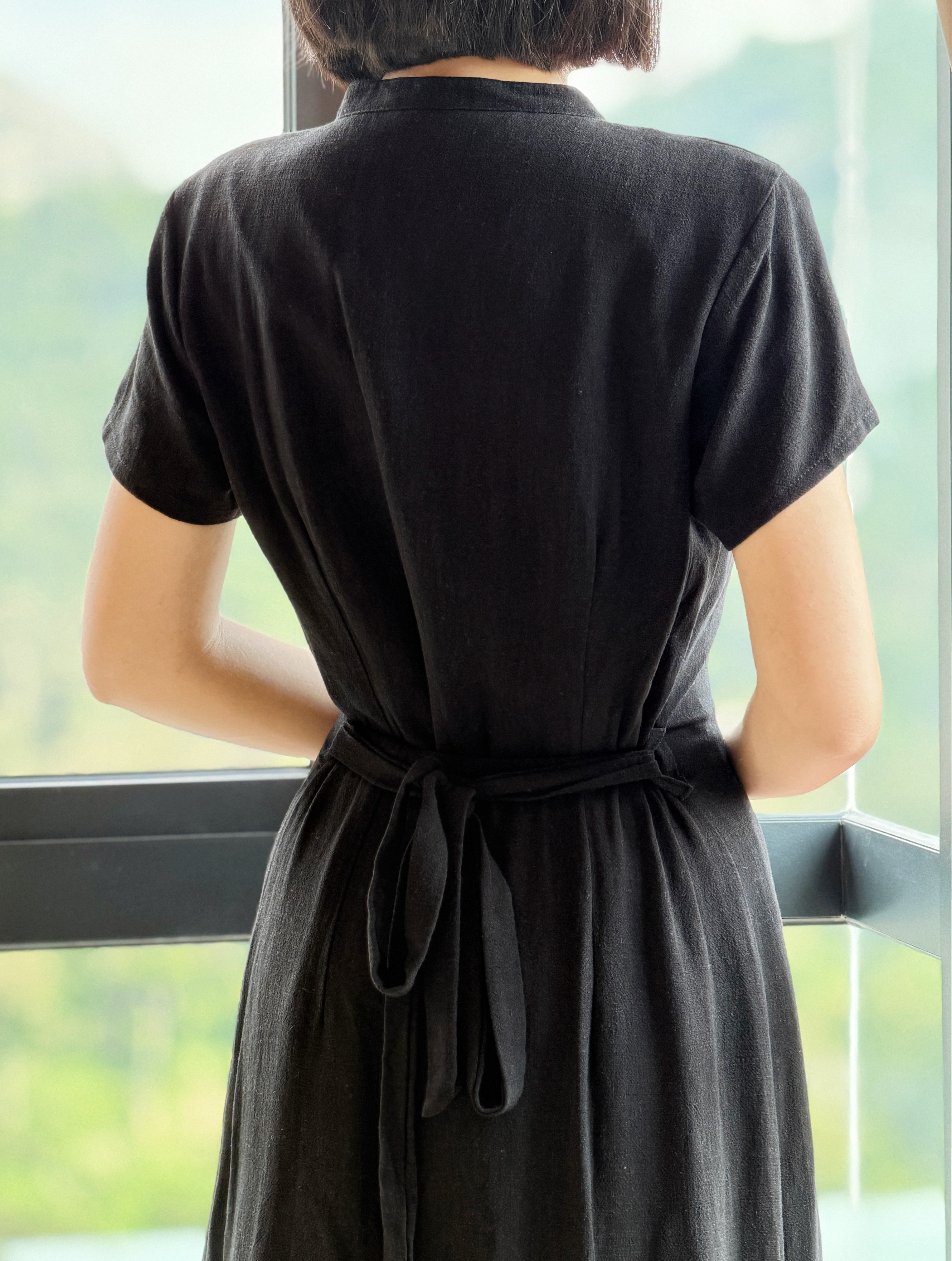 Himawari-website-sf-blackbutton-dress-21
