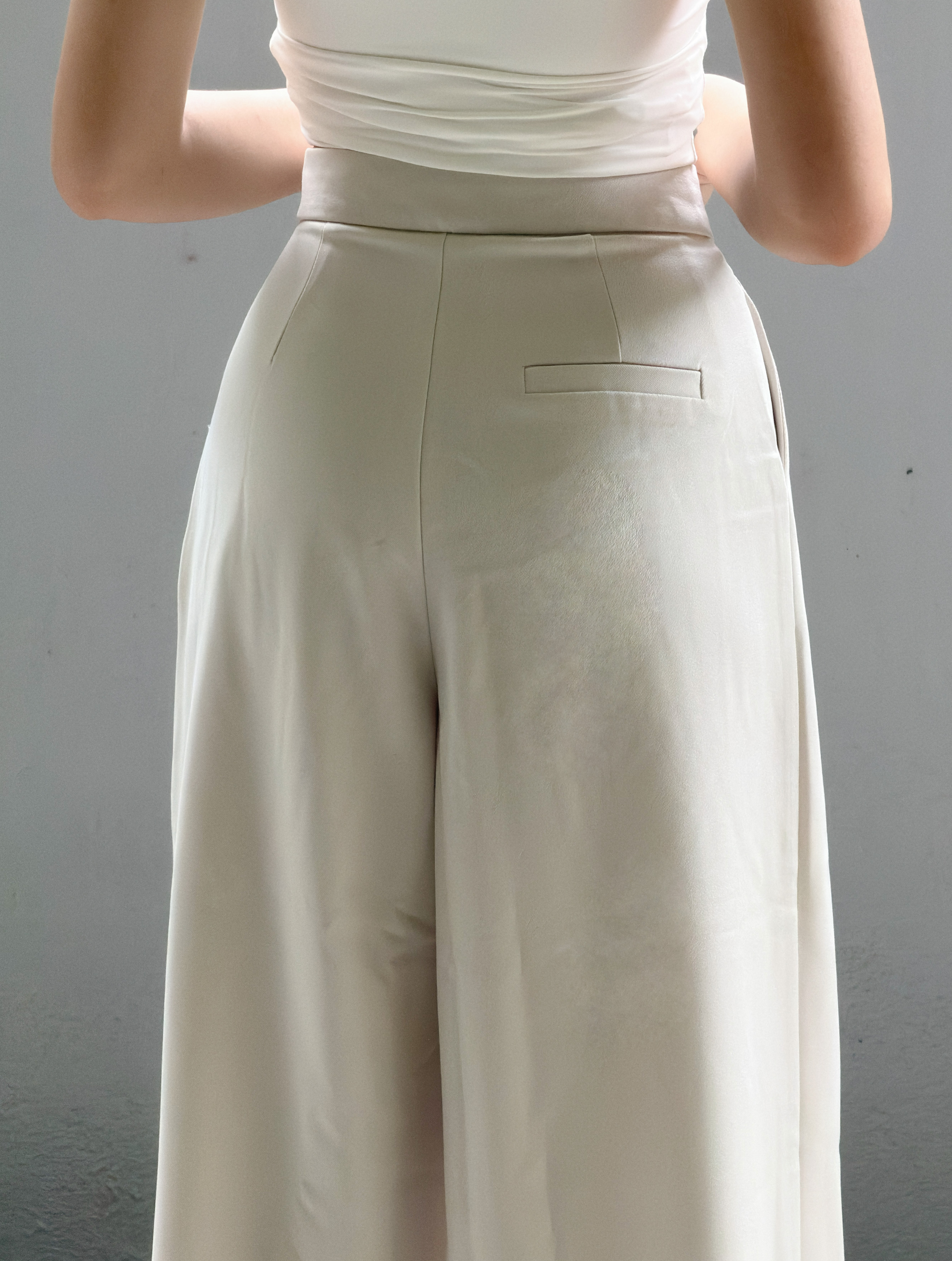 Himawari-website-pleated-trouser-beige-8