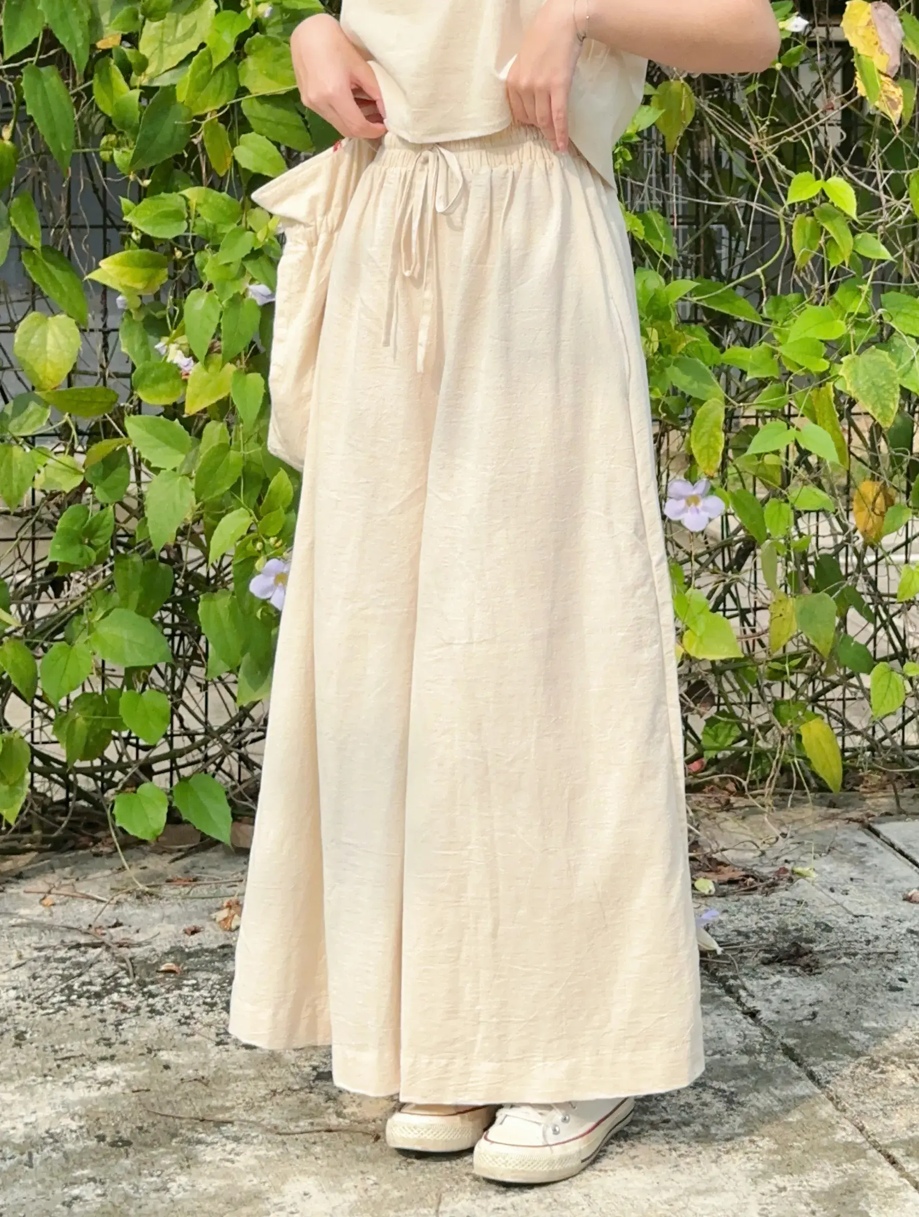 葵-website-beige-pants-1